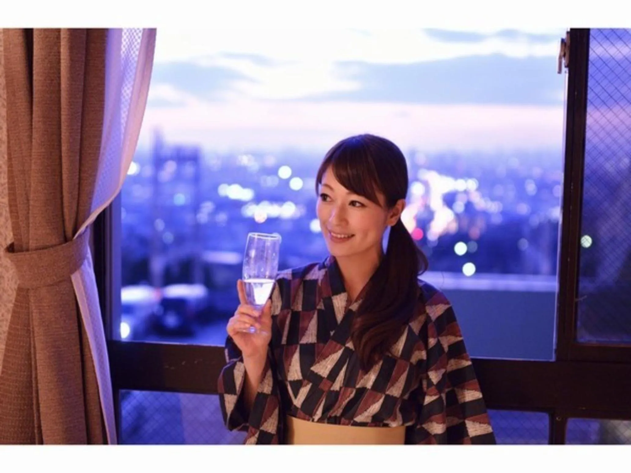 People in Hotel Seiryu Japanese Spa inn with spectacular view in Osaka