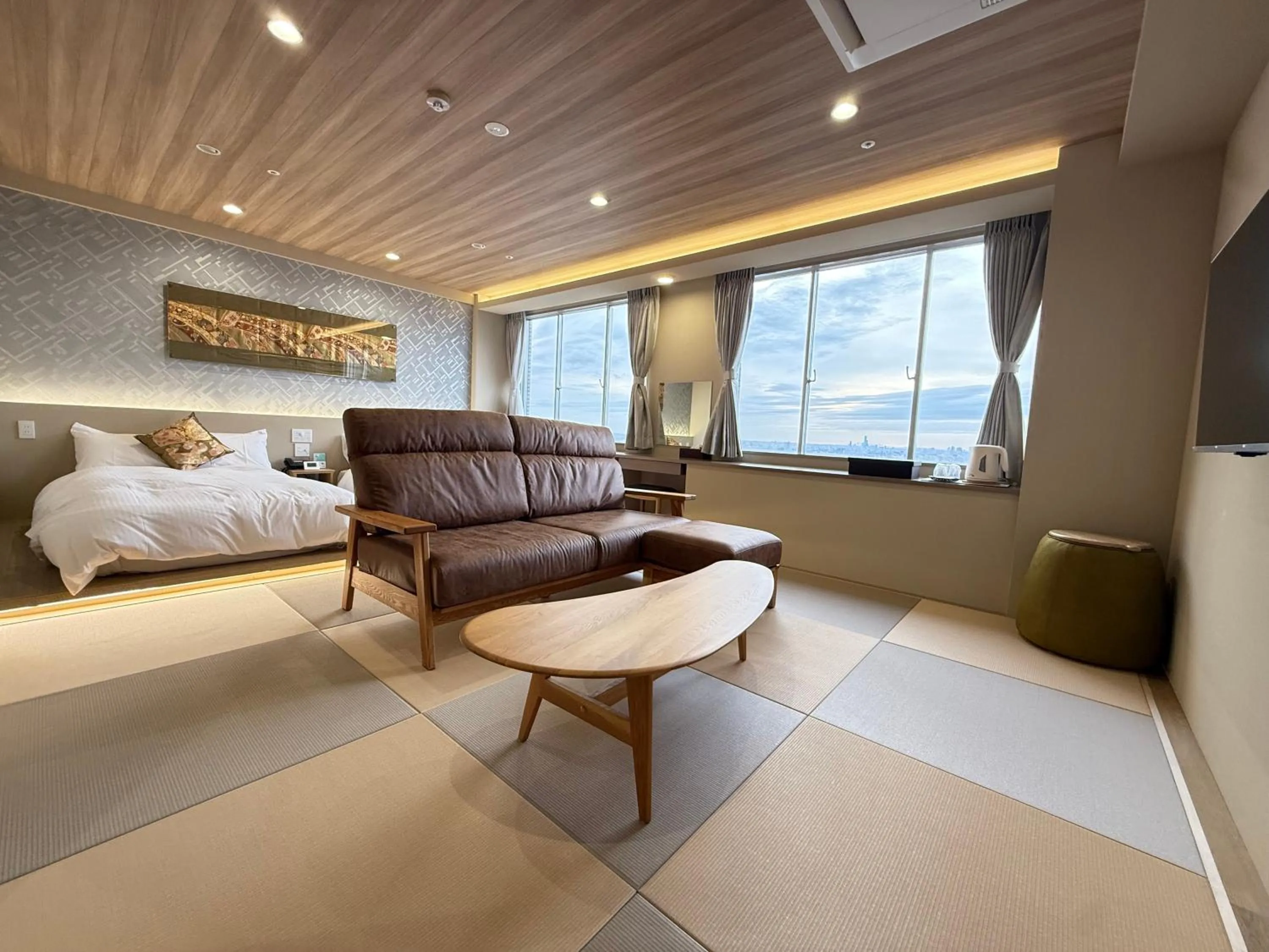 Photo of the whole room in Hotel Seiryu Japanese Spa inn with spectacular view in Osaka