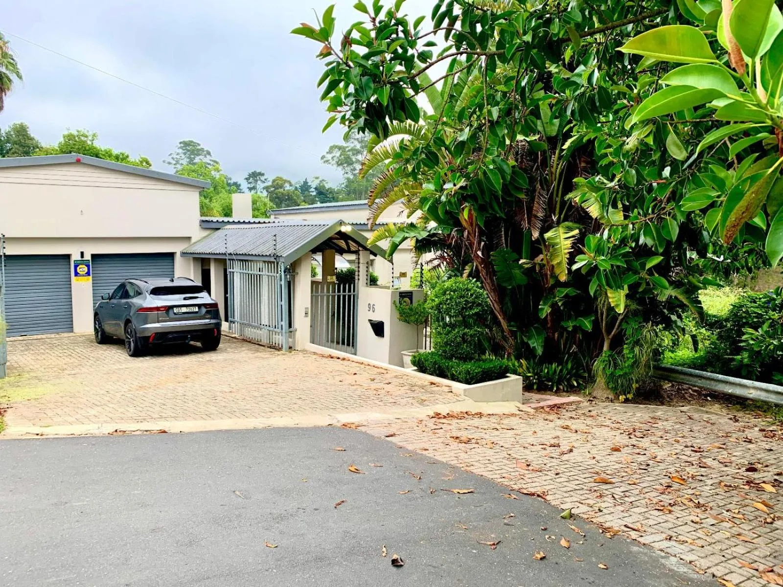 Facade/entrance in 96 Meent Guesthouse