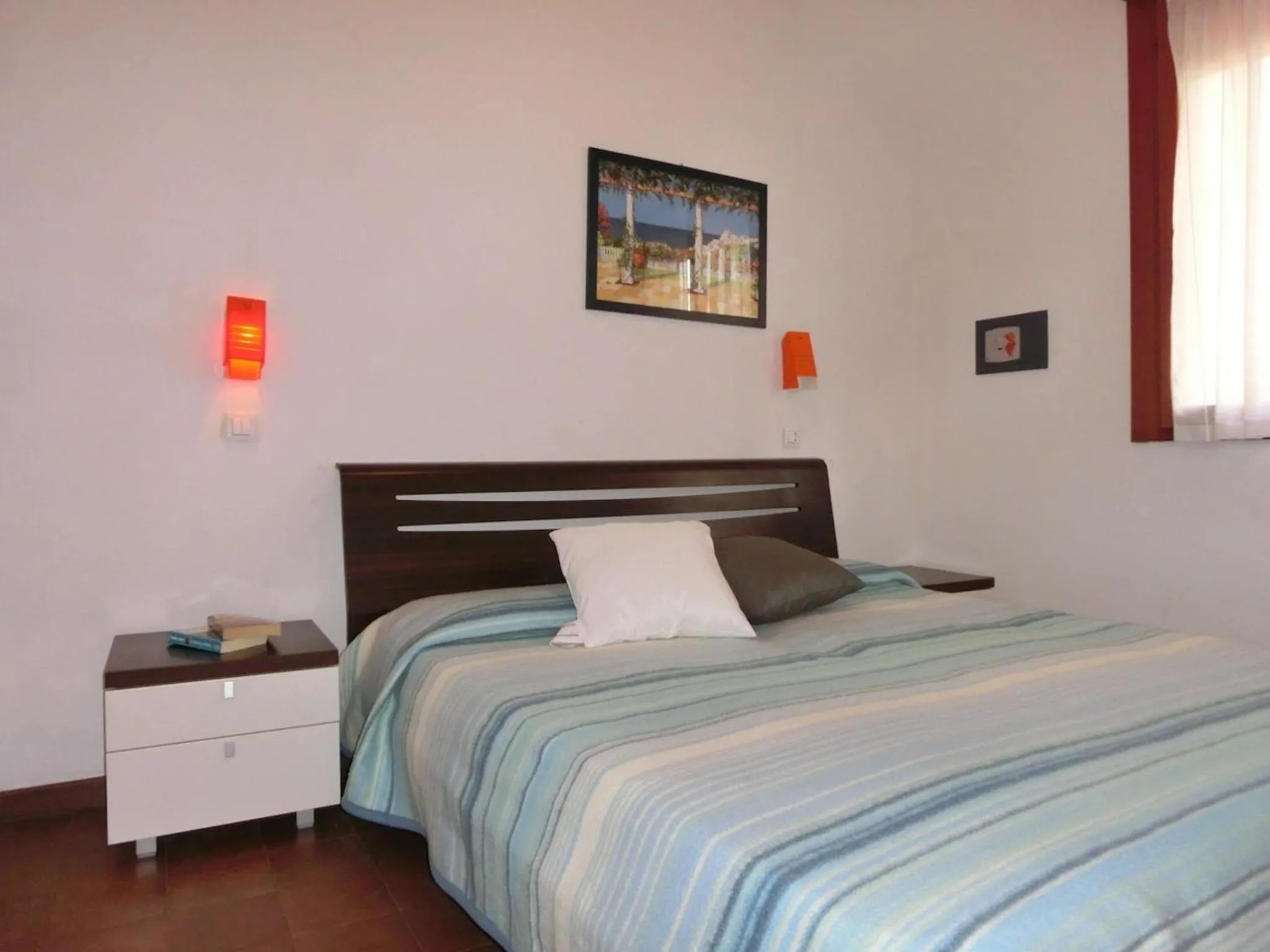 Bedroom, Bed in Bright flat in residence with pool - Beahost