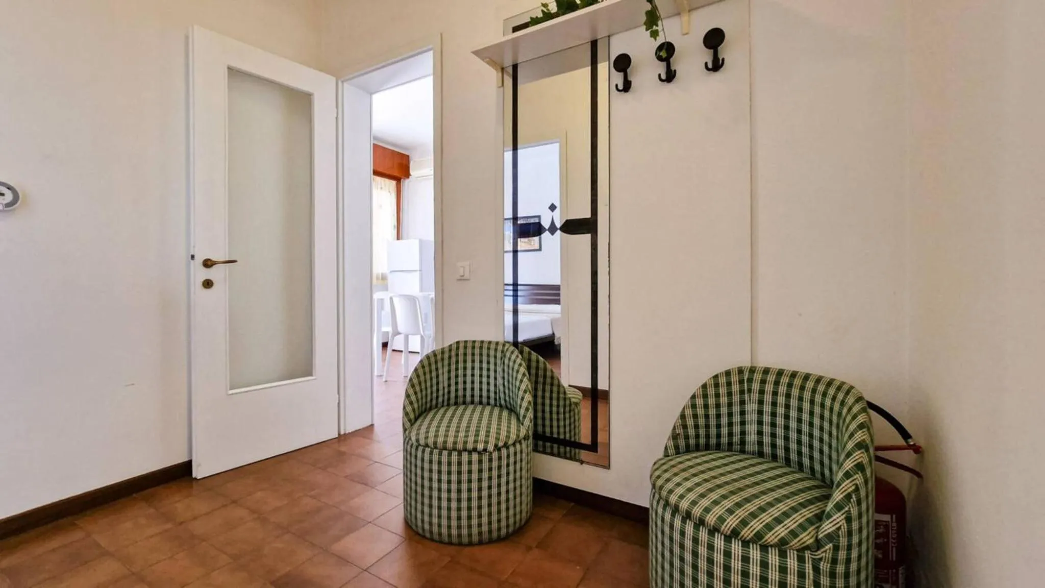 Living room in Bright flat in residence with pool - Beahost