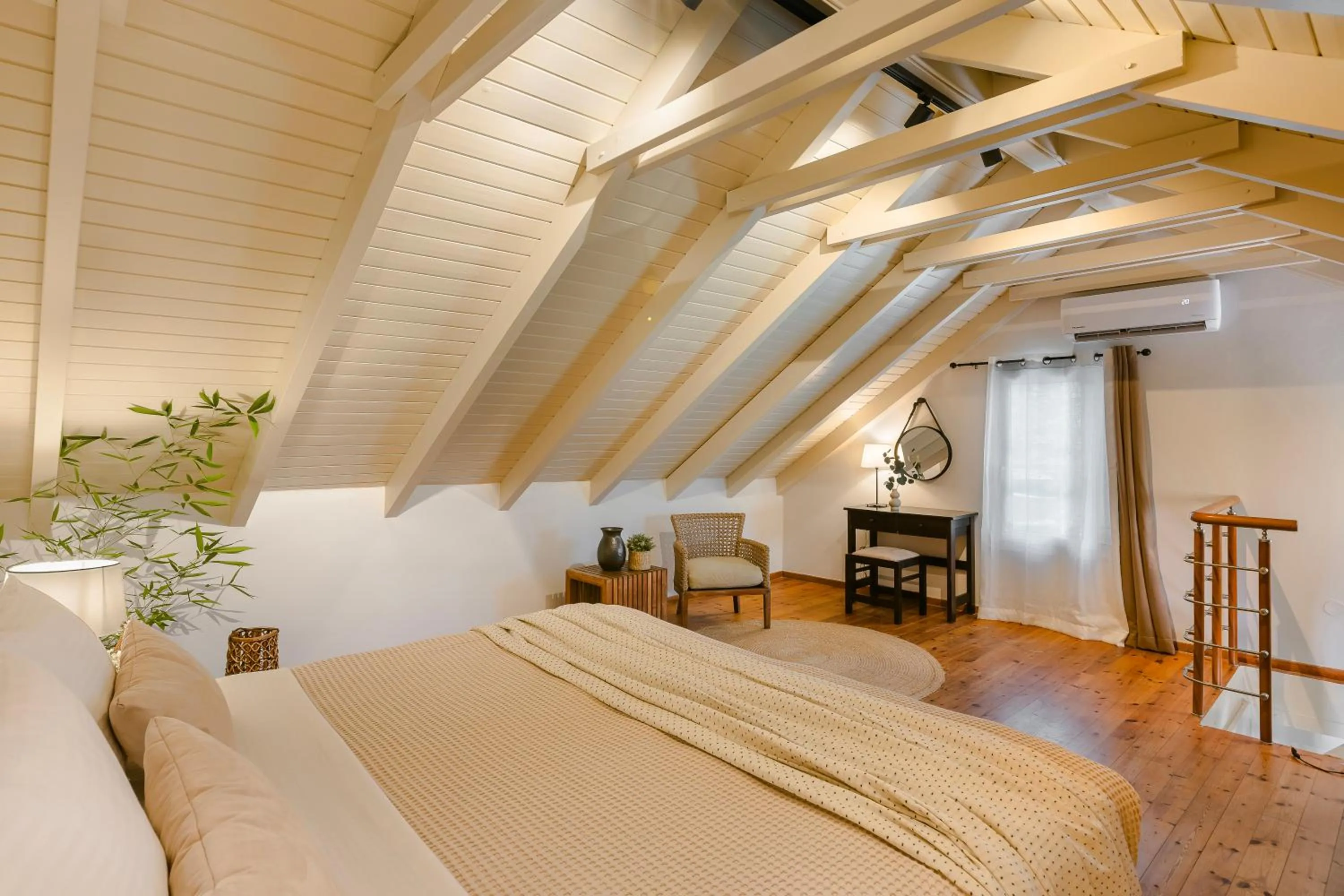 Bed in Theros Retreat