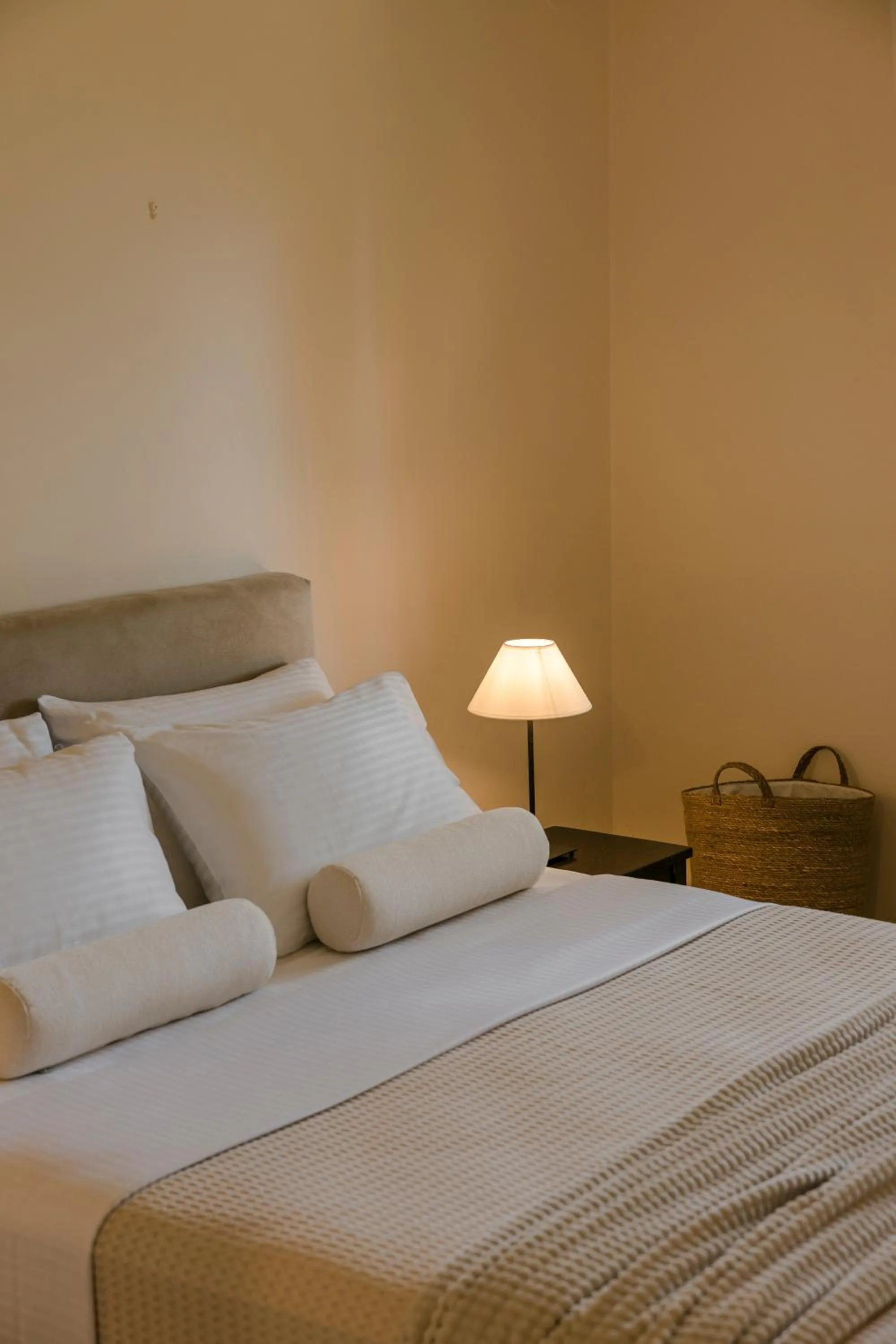 Bed in Theros Retreat