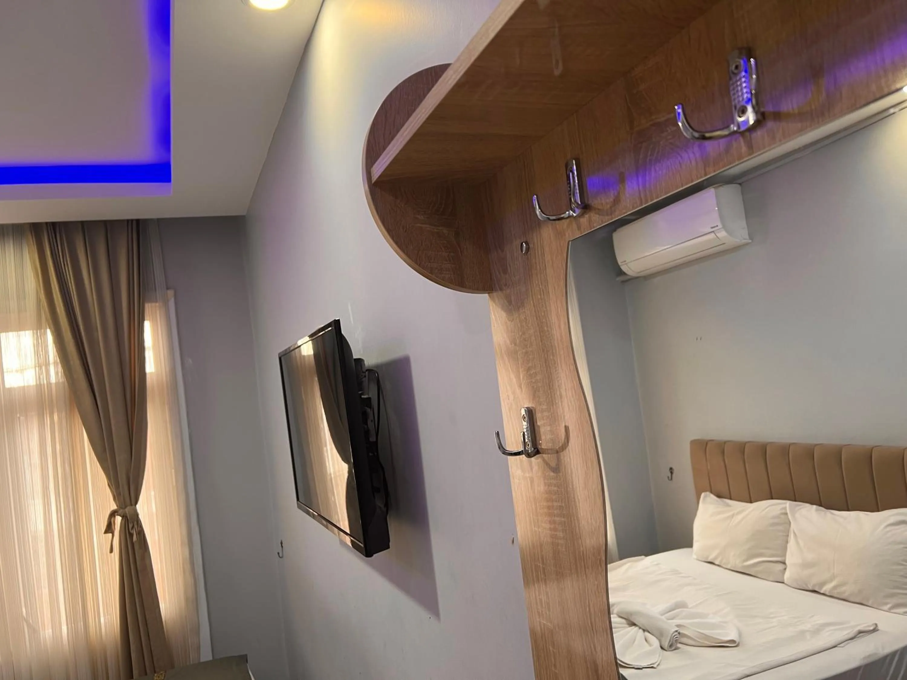 Bedroom, Bed in Sami hotel