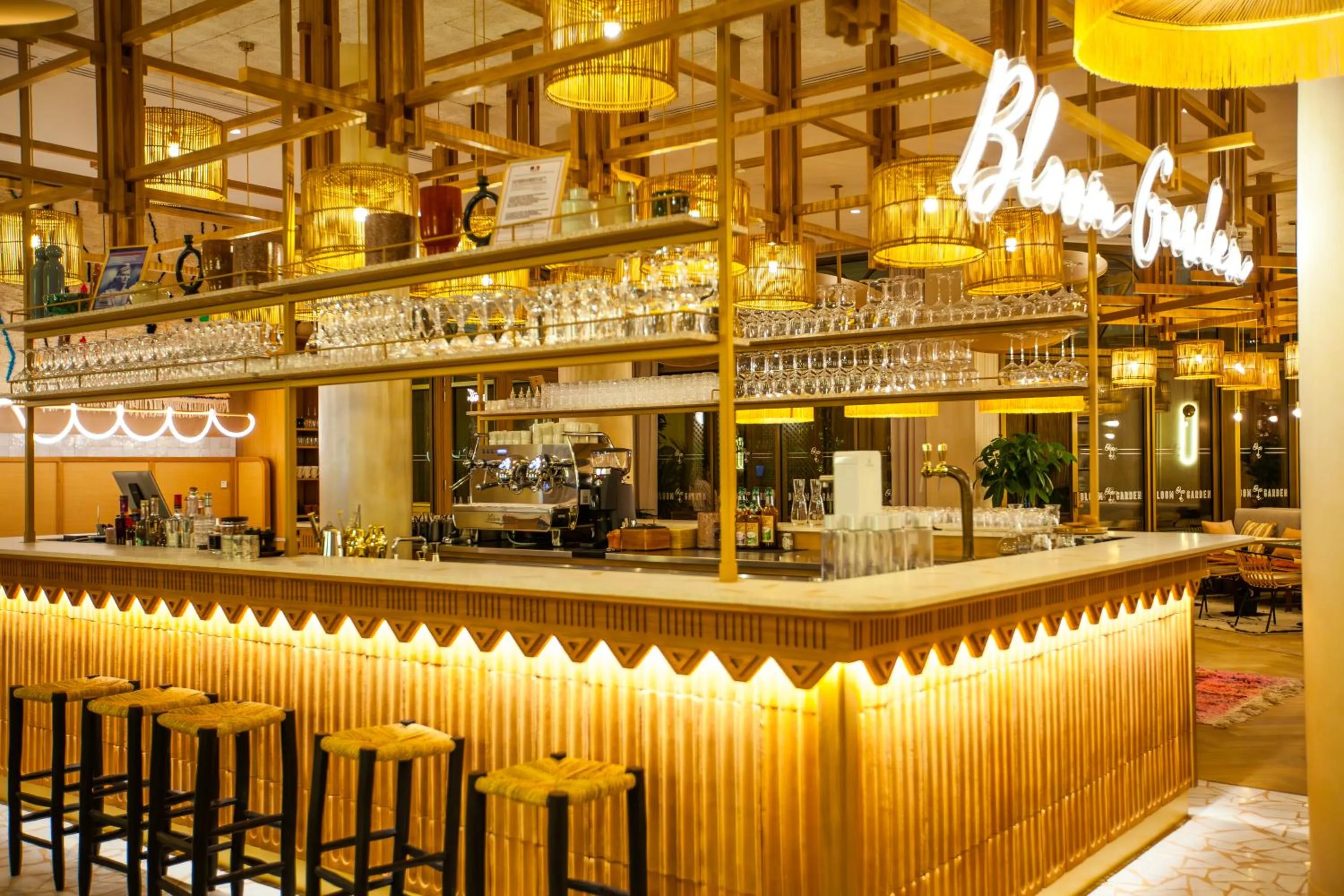 Lounge or bar in Bloom House Hôtel & SPA