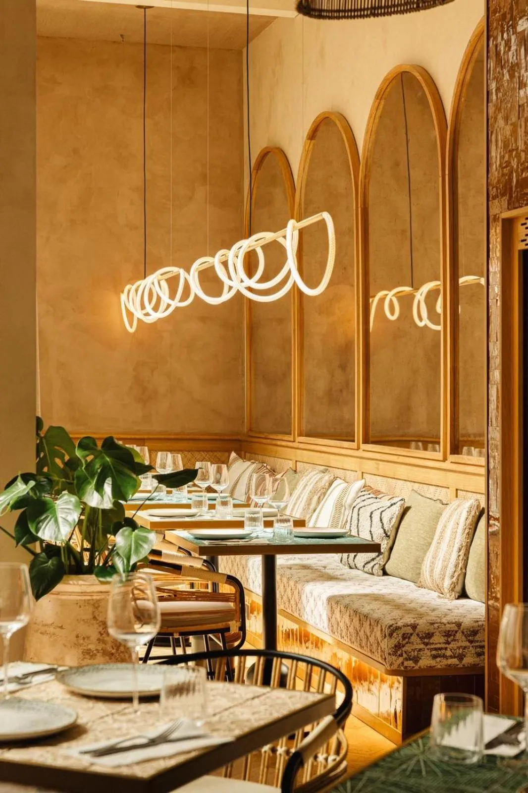 Restaurant/places to eat in Bloom House Hôtel & SPA