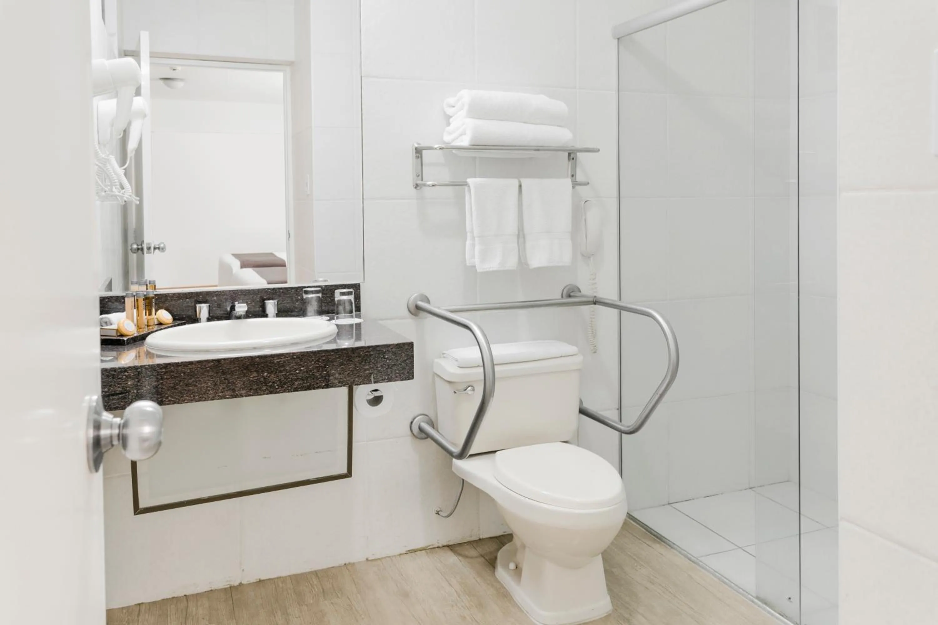 Bathroom in Wyndham Costa del Sol Chiclayo