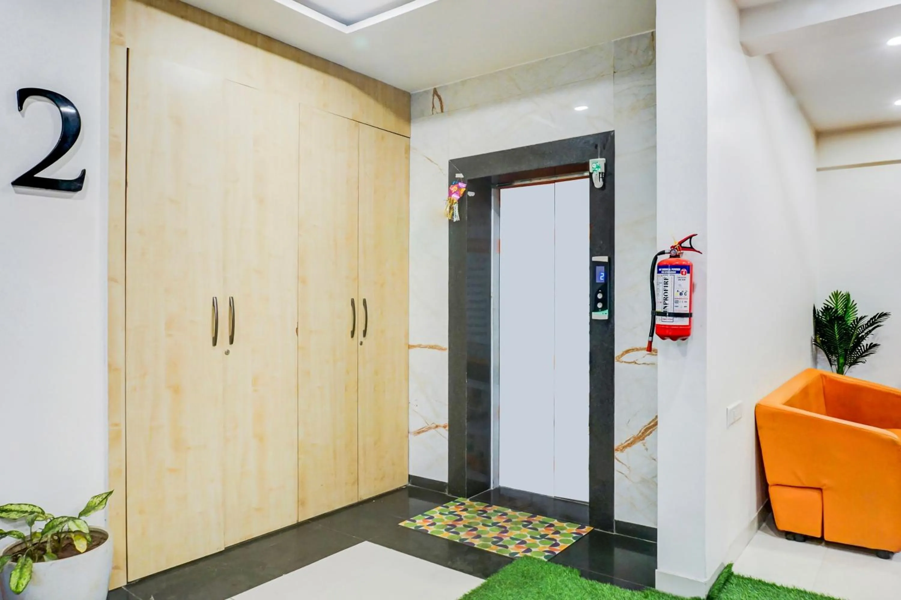 Lobby or reception in Super Townhouse Hadapsar formerly Savali Inn