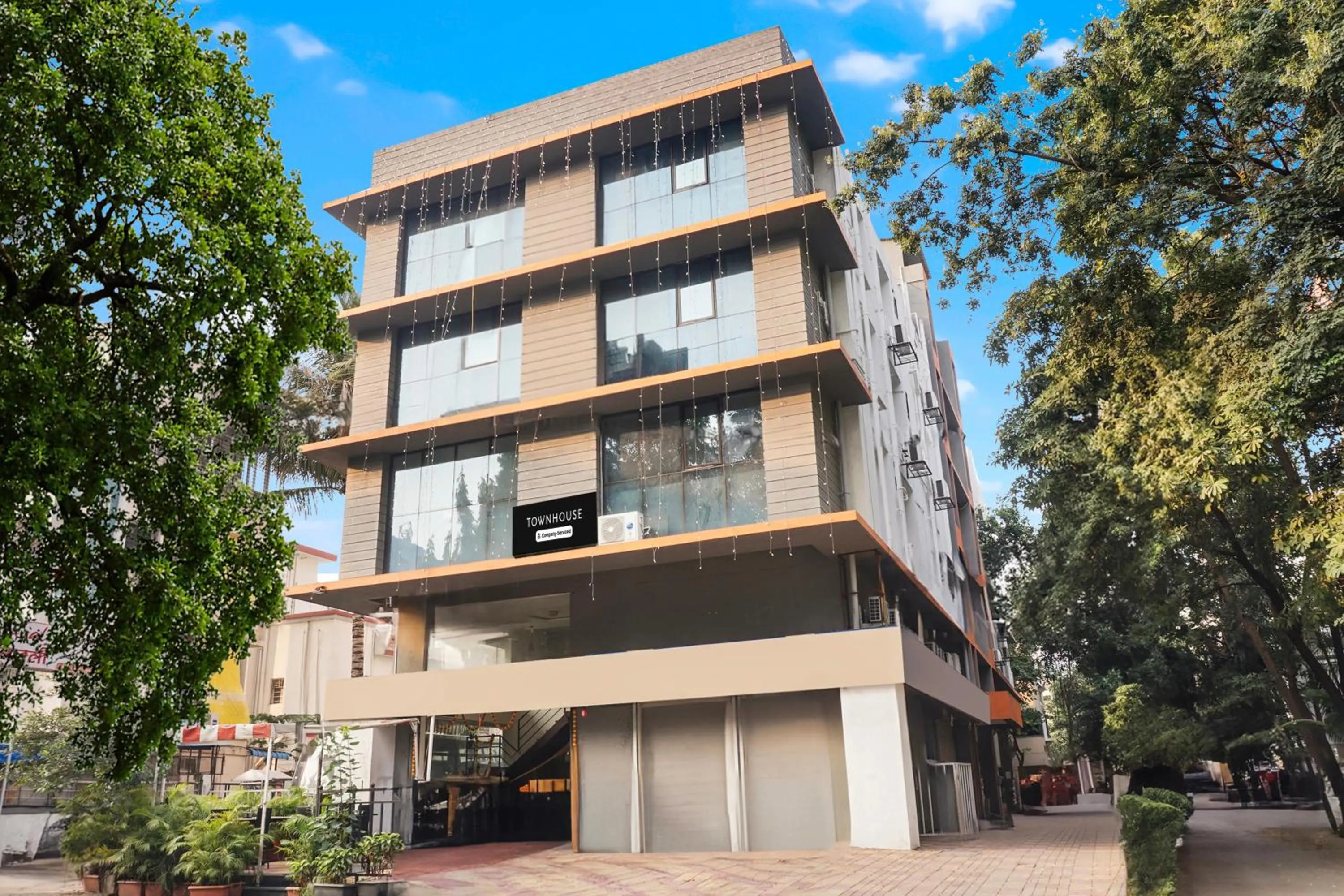 Facade/entrance in Super Townhouse Hadapsar formerly Savali Inn