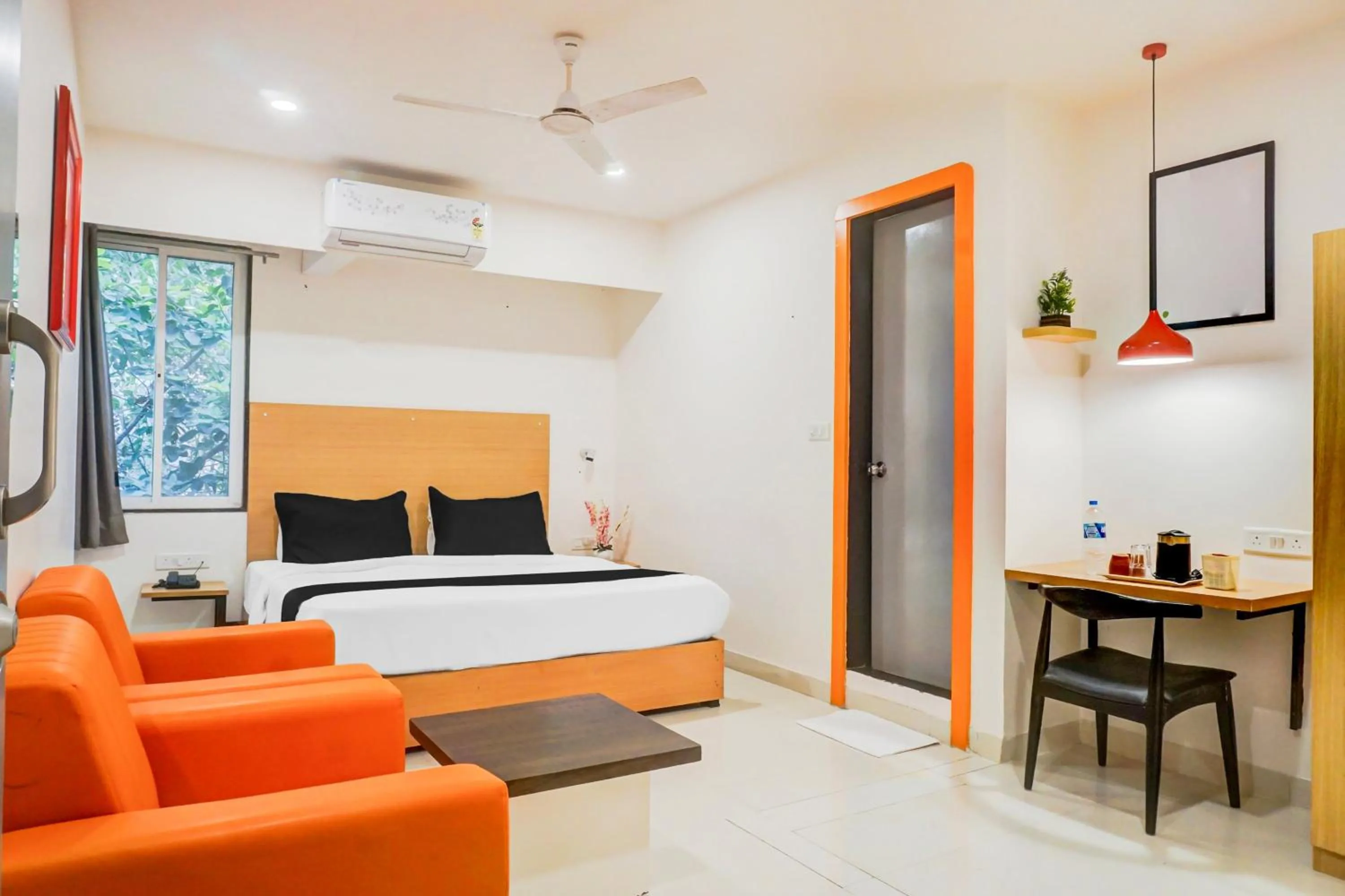 Bedroom, Bed in Super Townhouse Hadapsar formerly Savali Inn