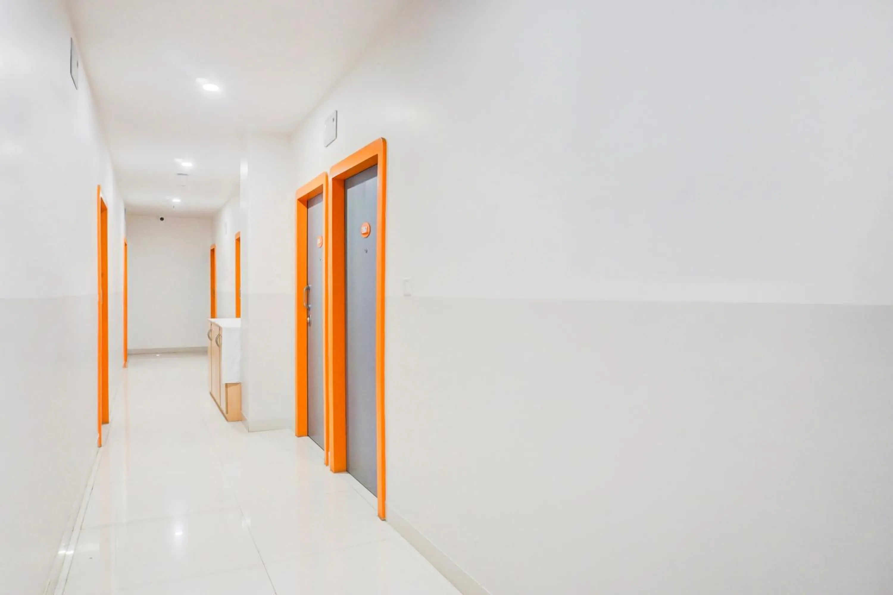 Lobby or reception in Super Townhouse Hadapsar formerly Savali Inn