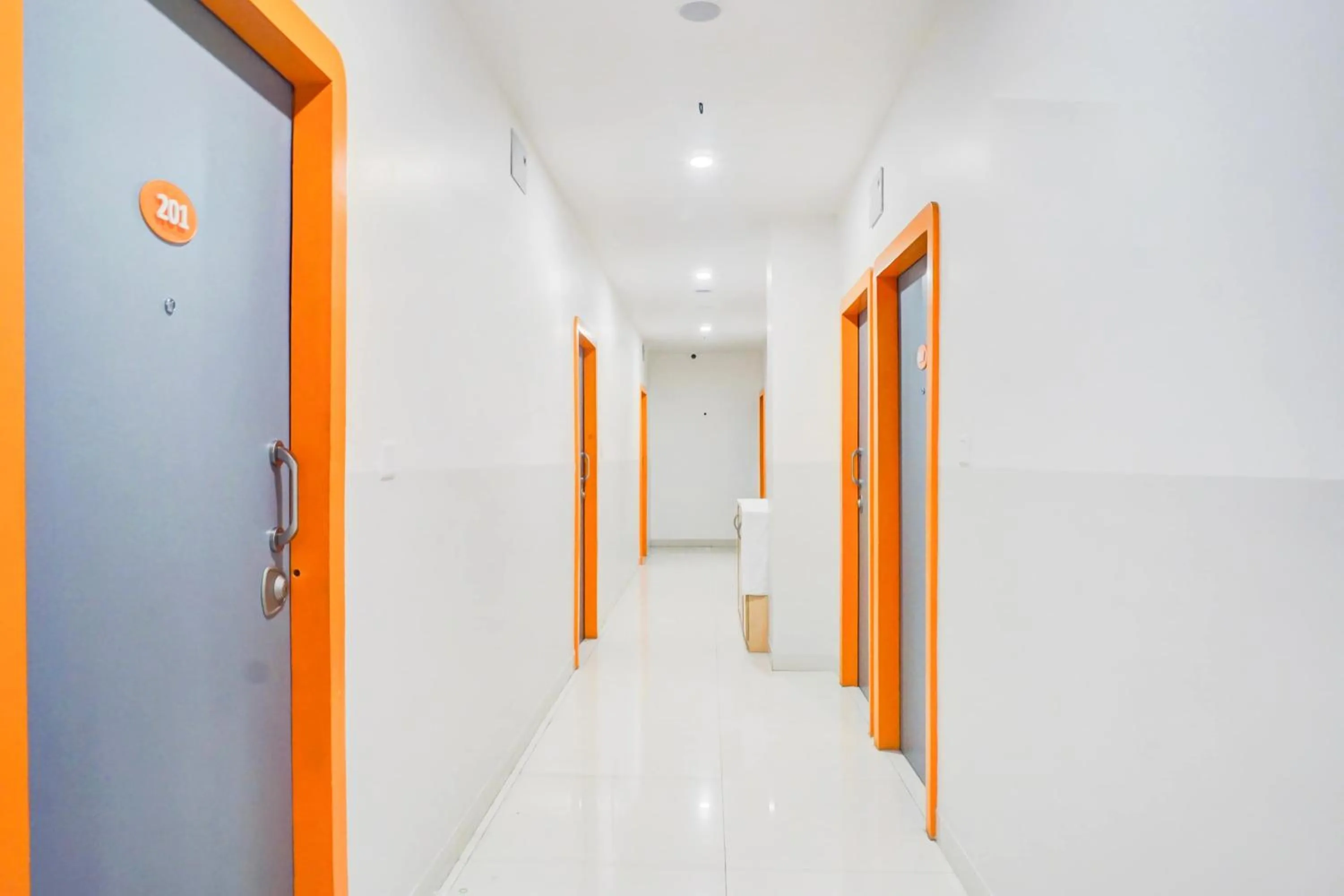 Lobby or reception in Super Townhouse Hadapsar formerly Savali Inn