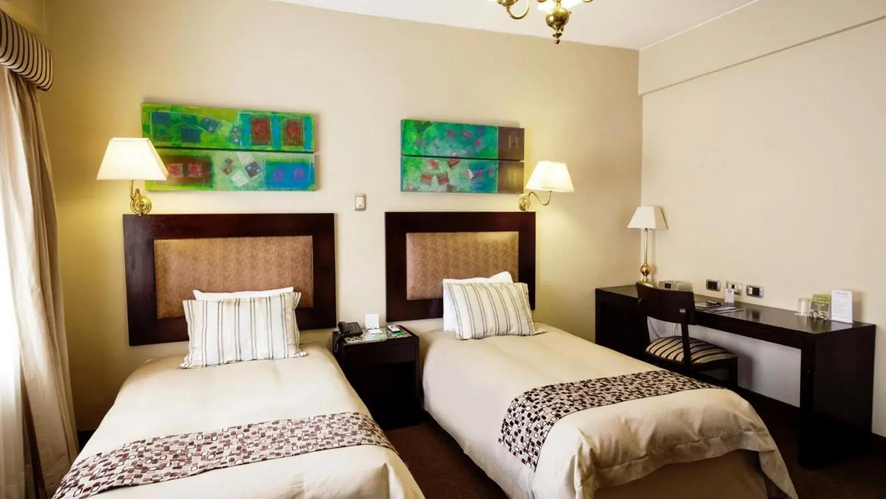 Twin Room with Three Twin Beds - Smoking in Costa del Sol Wyndham Cajamarca Twin Room with Three Twin Beds - Smoking in Costa del Sol Wyndham Cajamarca