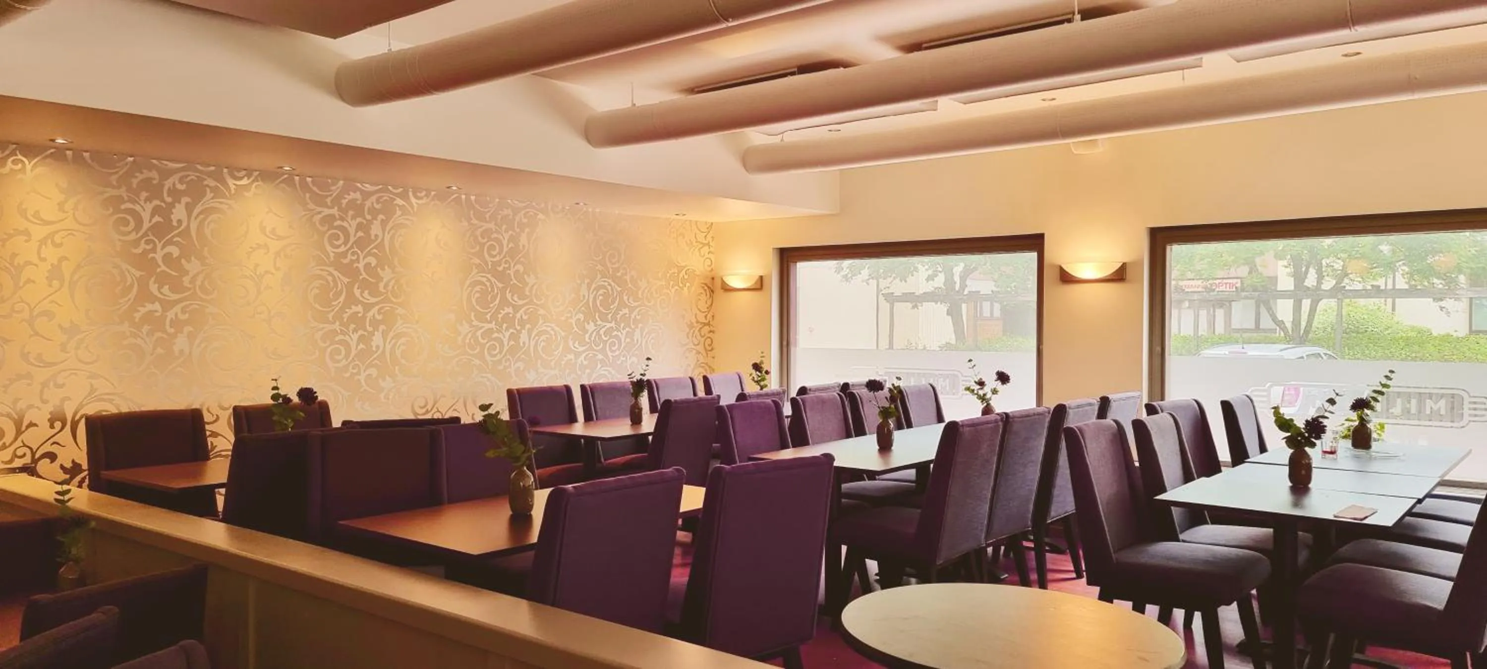 Restaurant/places to eat in Millners Plaza