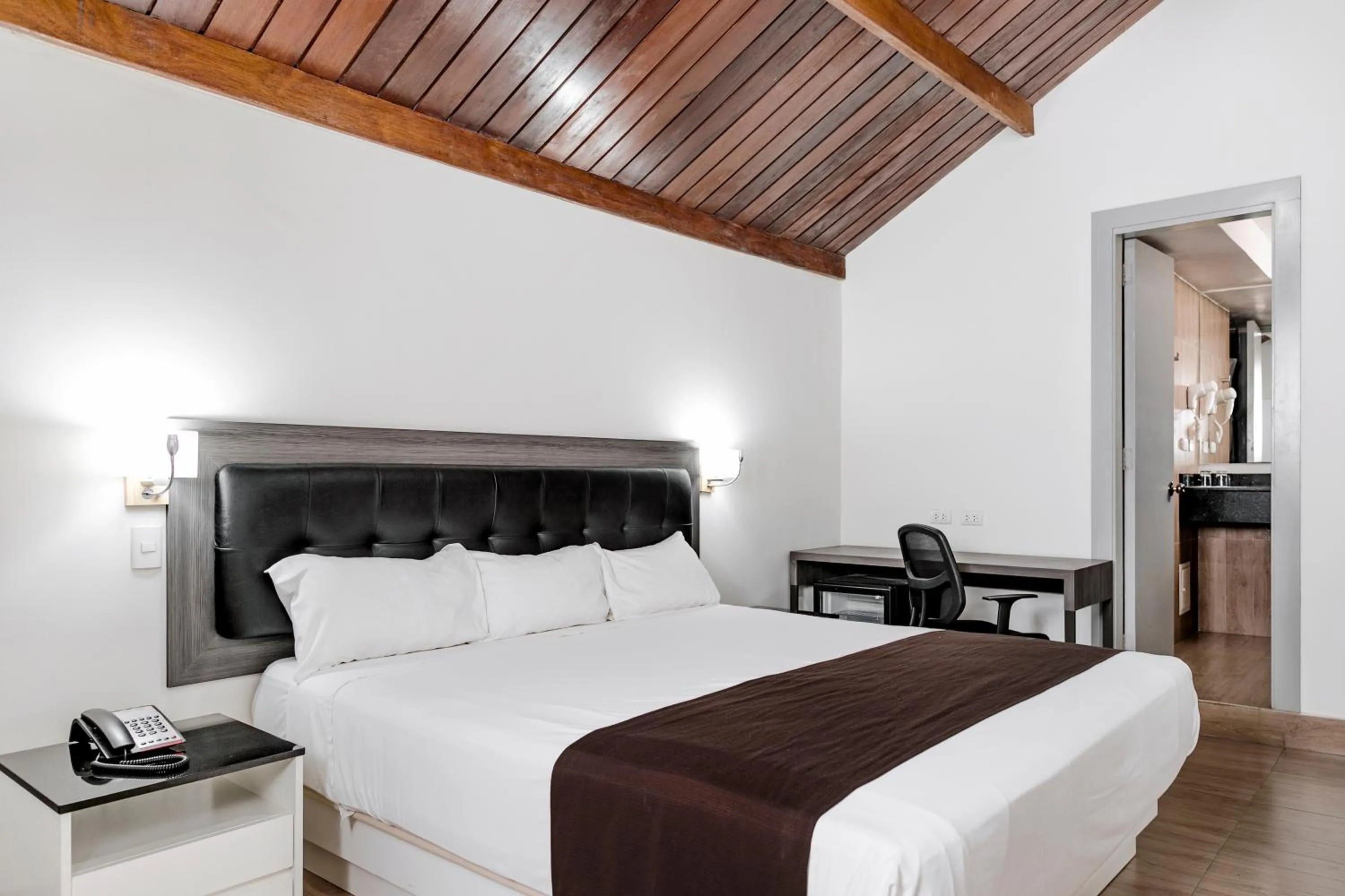 Bedroom, Bed in Wyndham Costa del Sol Tumbes