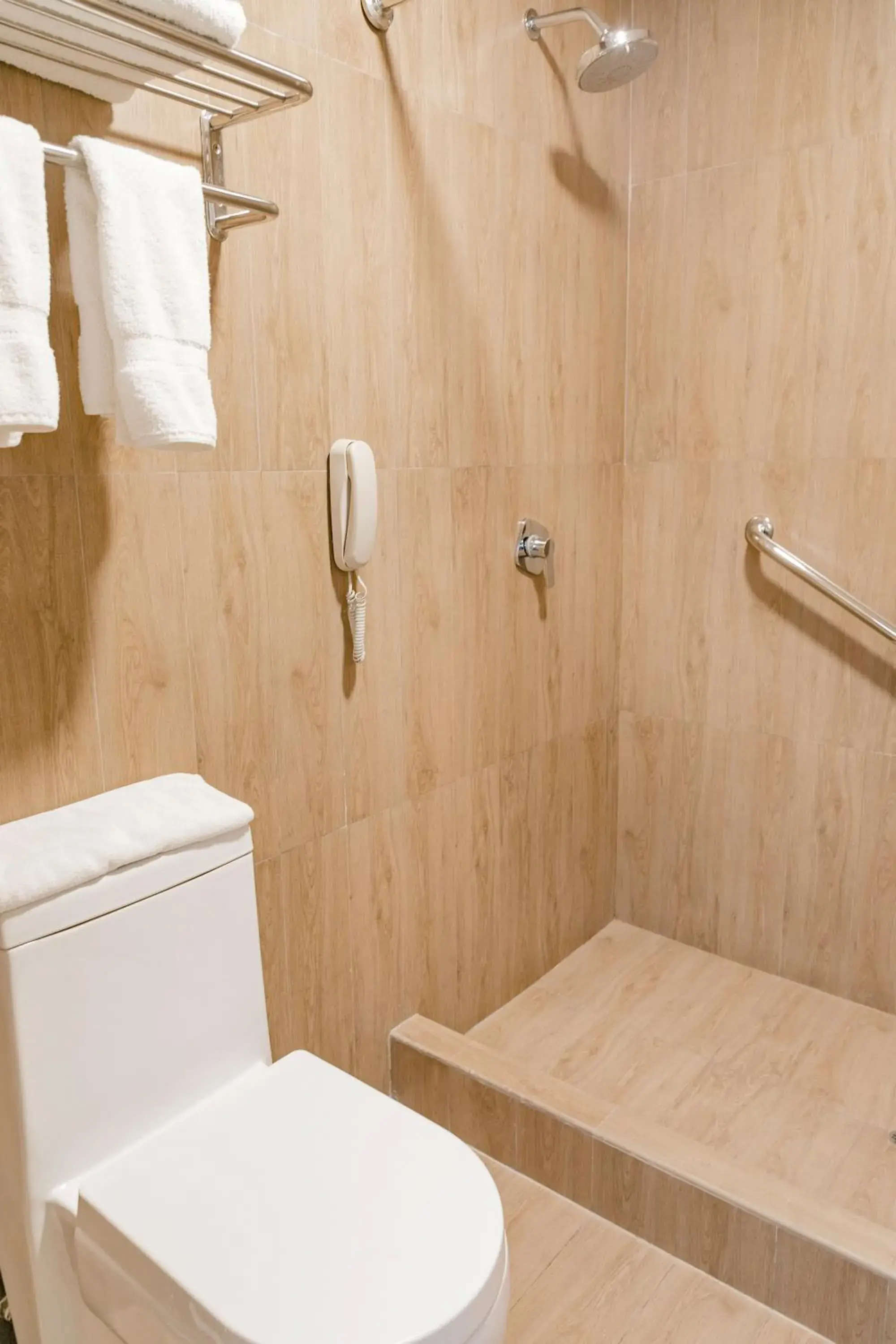 Standard Twin Room - single occupancy in Wyndham Costa del Sol Tumbes Standard Twin Room - single occupancy in Wyndham Costa del Sol Tumbes