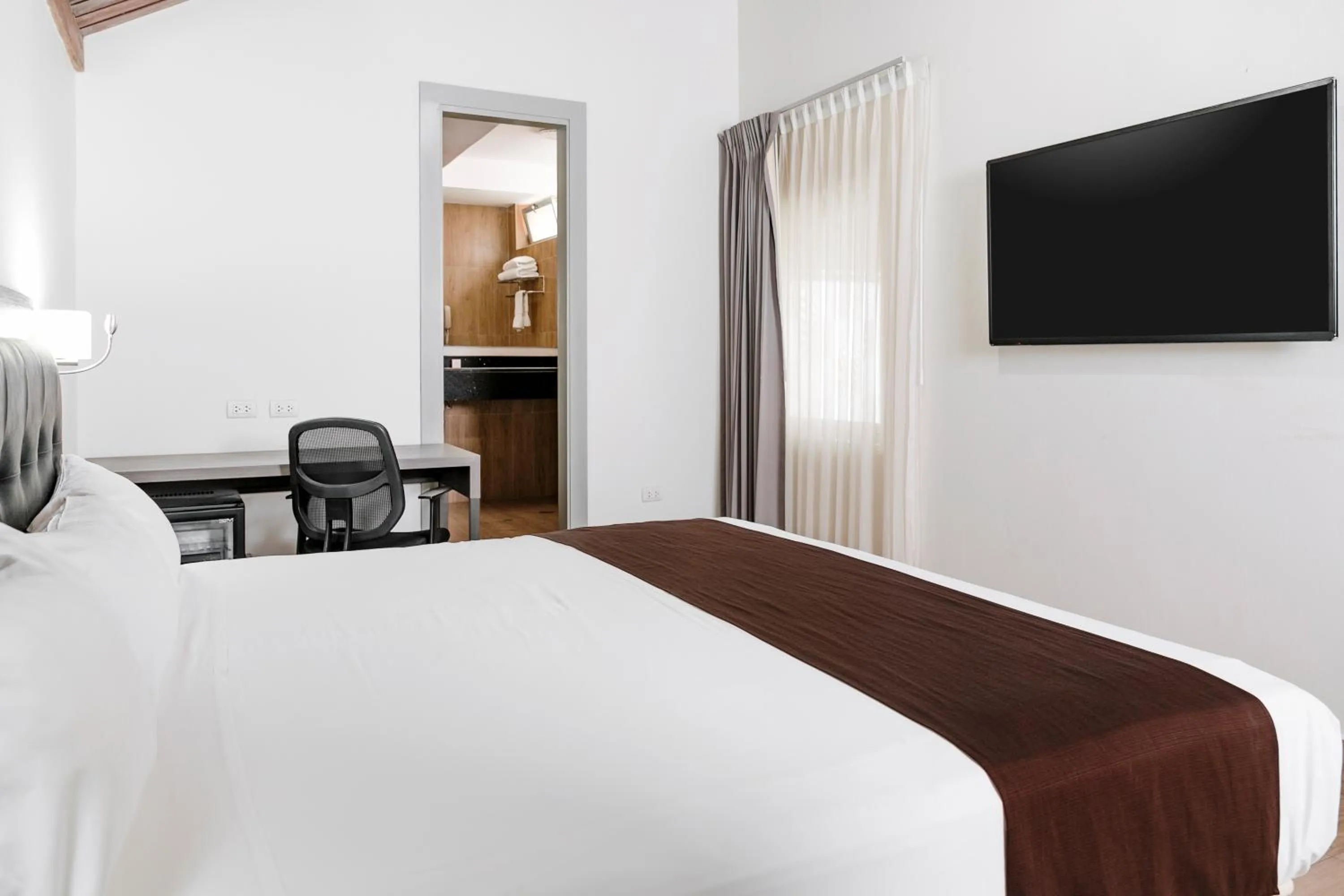 Bedroom, Bed in Wyndham Costa del Sol Tumbes