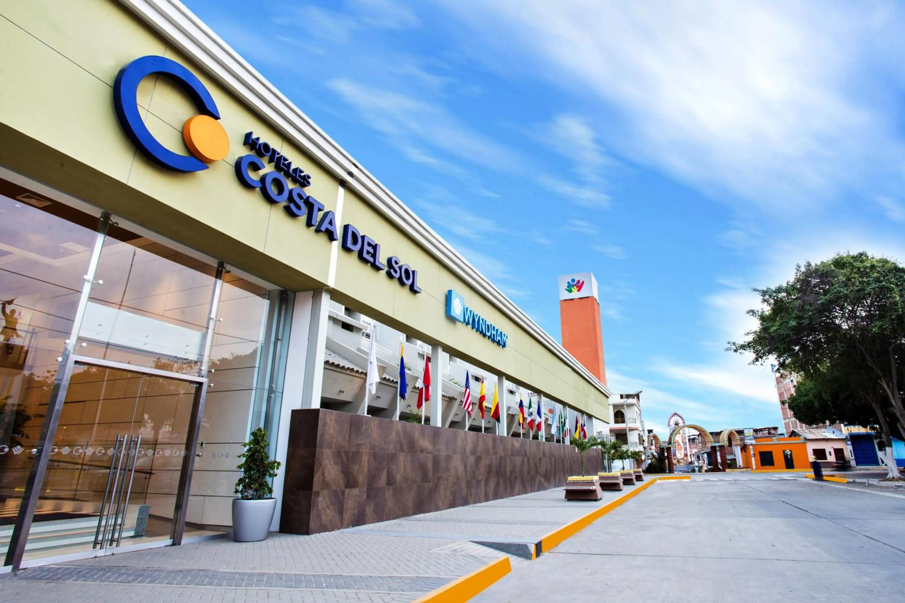 Facade/entrance in Wyndham Costa del Sol Tumbes