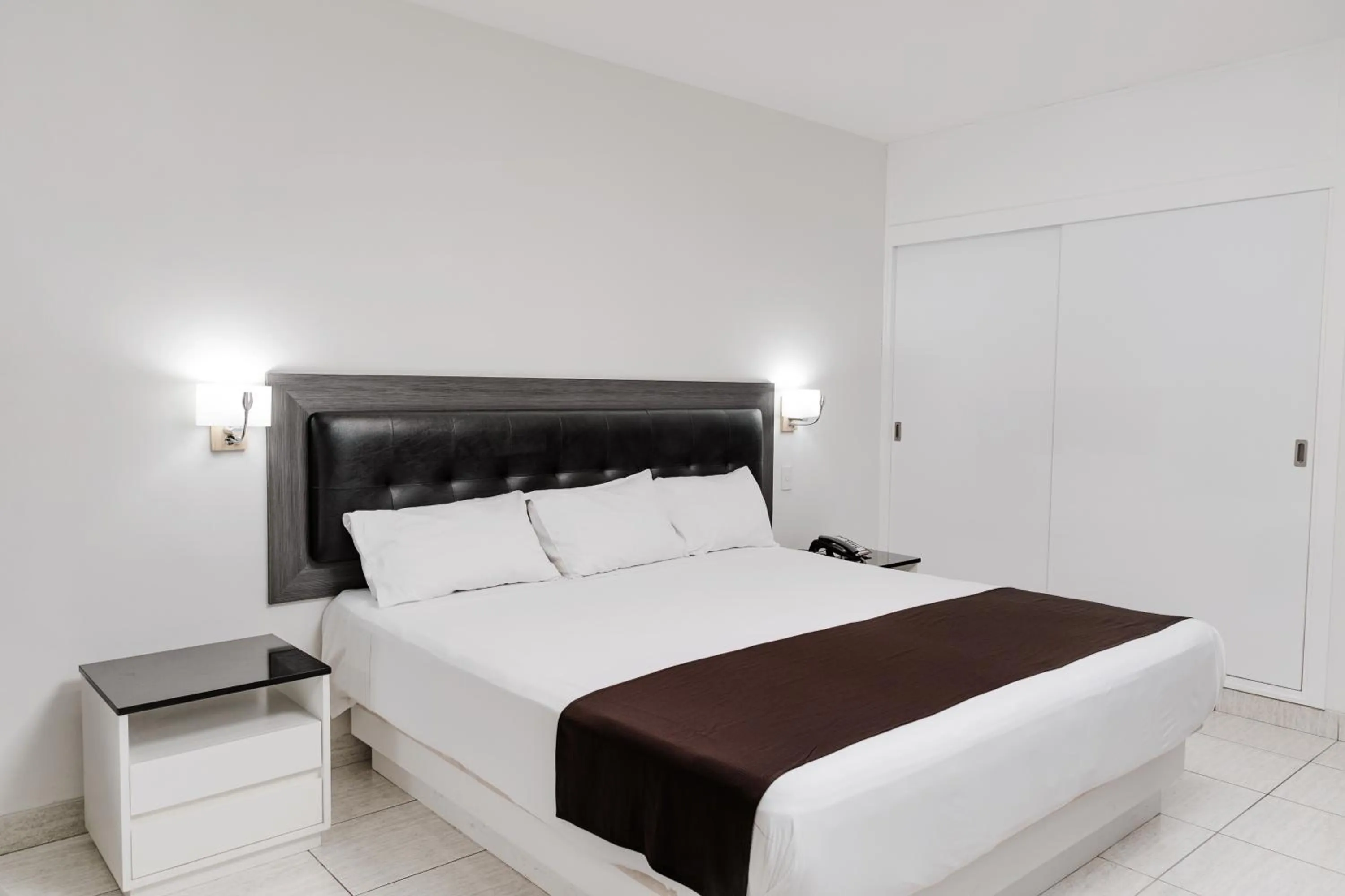 Bedroom, Bed in Wyndham Costa del Sol Tumbes