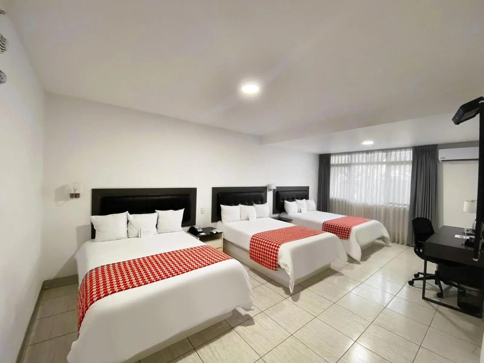 Bedroom, Bed in Wyndham Costa del Sol Tumbes