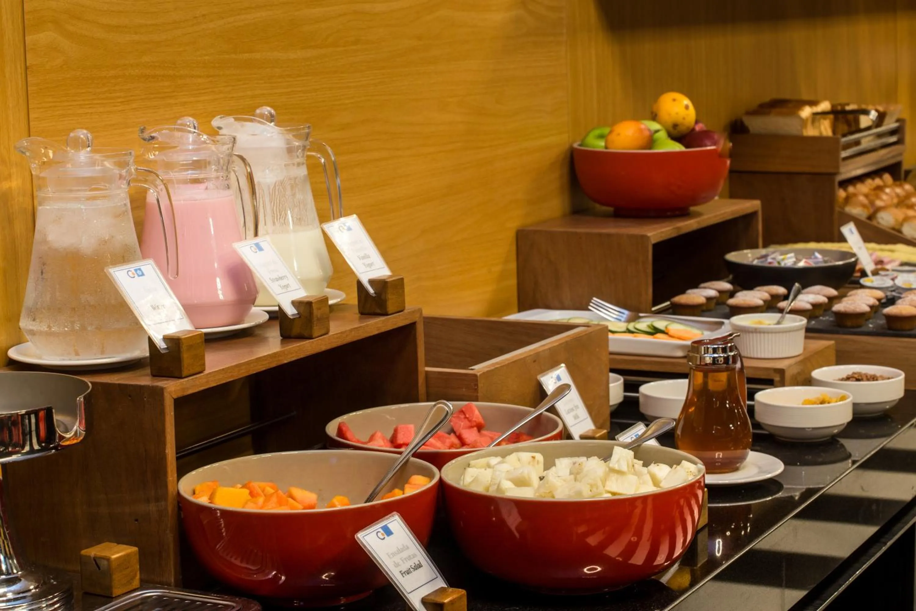 Buffet breakfast in Wyndham Costa del Sol Tumbes