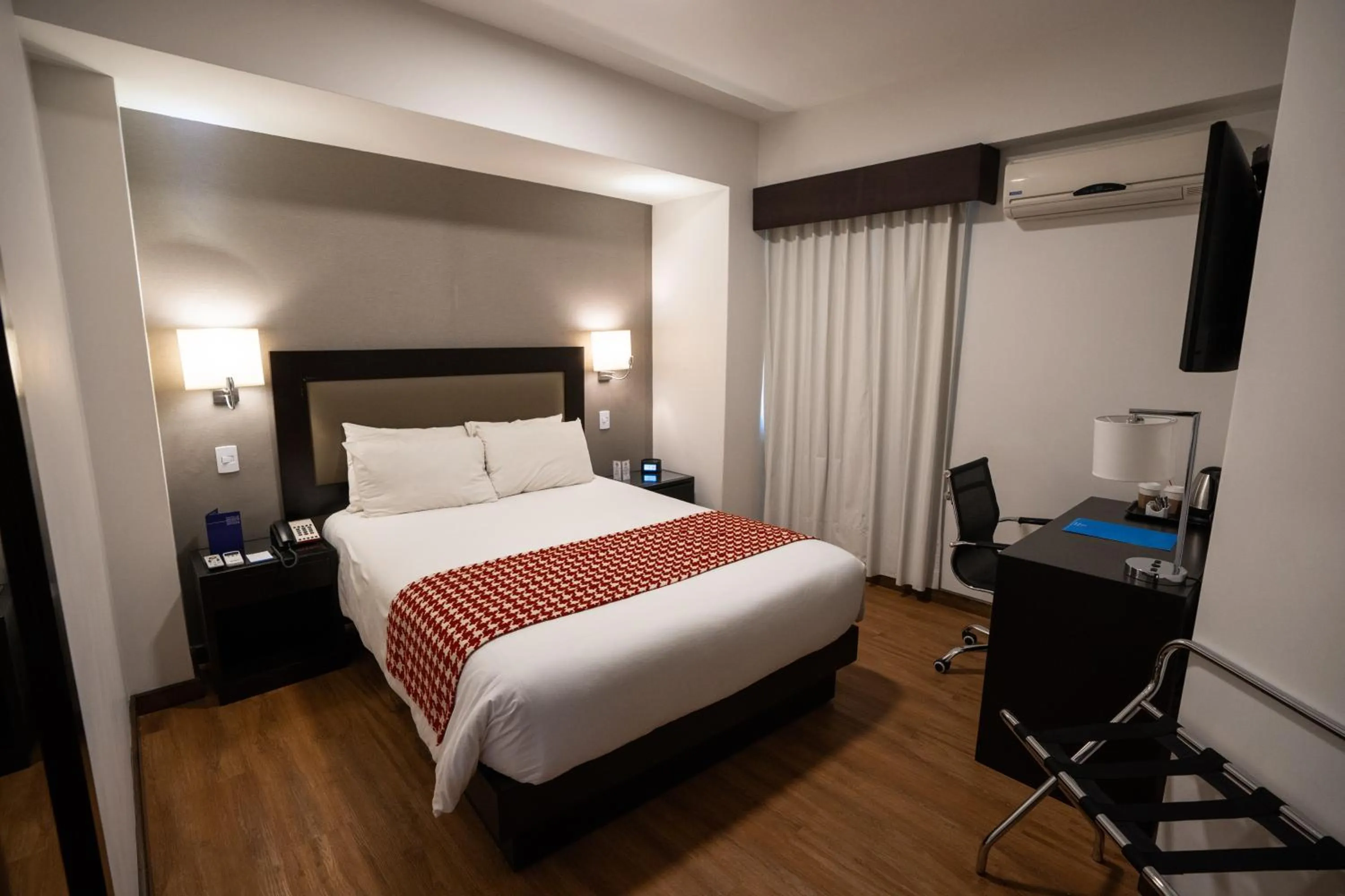 Bedroom, Bed in Wyndham Costa del Sol Piura