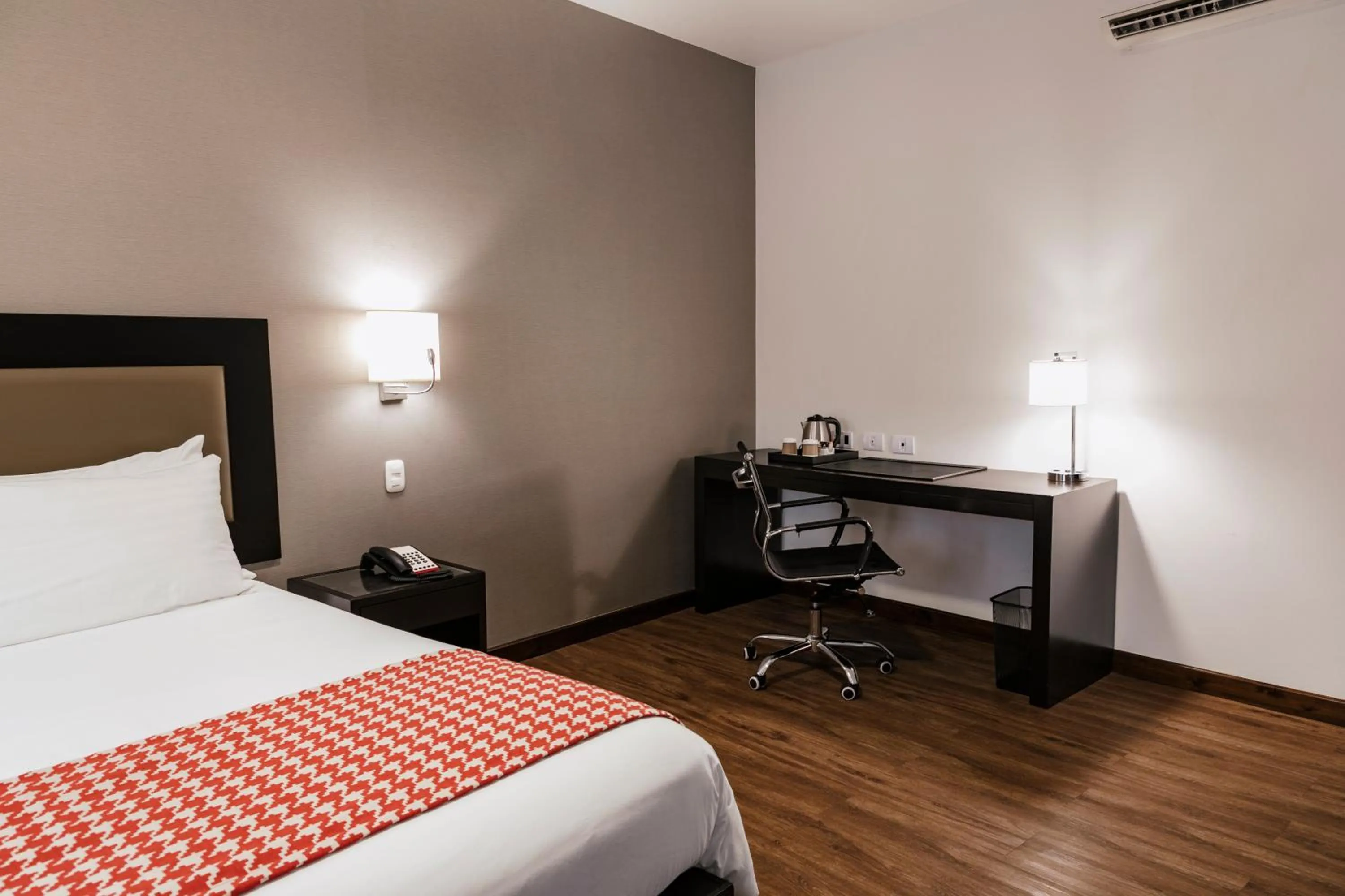 Bedroom, Bed in Wyndham Costa del Sol Piura