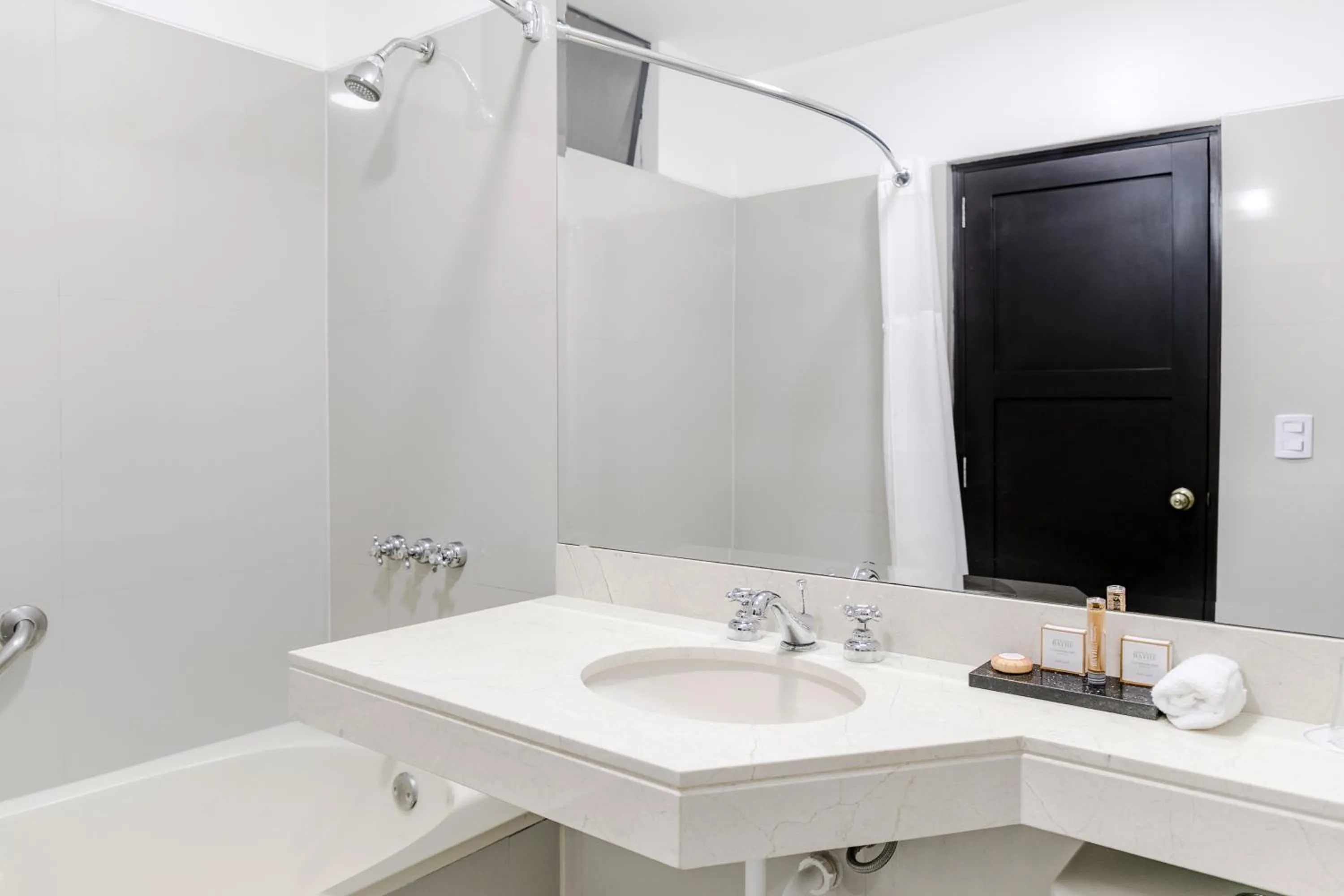 Bathroom in Wyndham Costa del Sol Piura