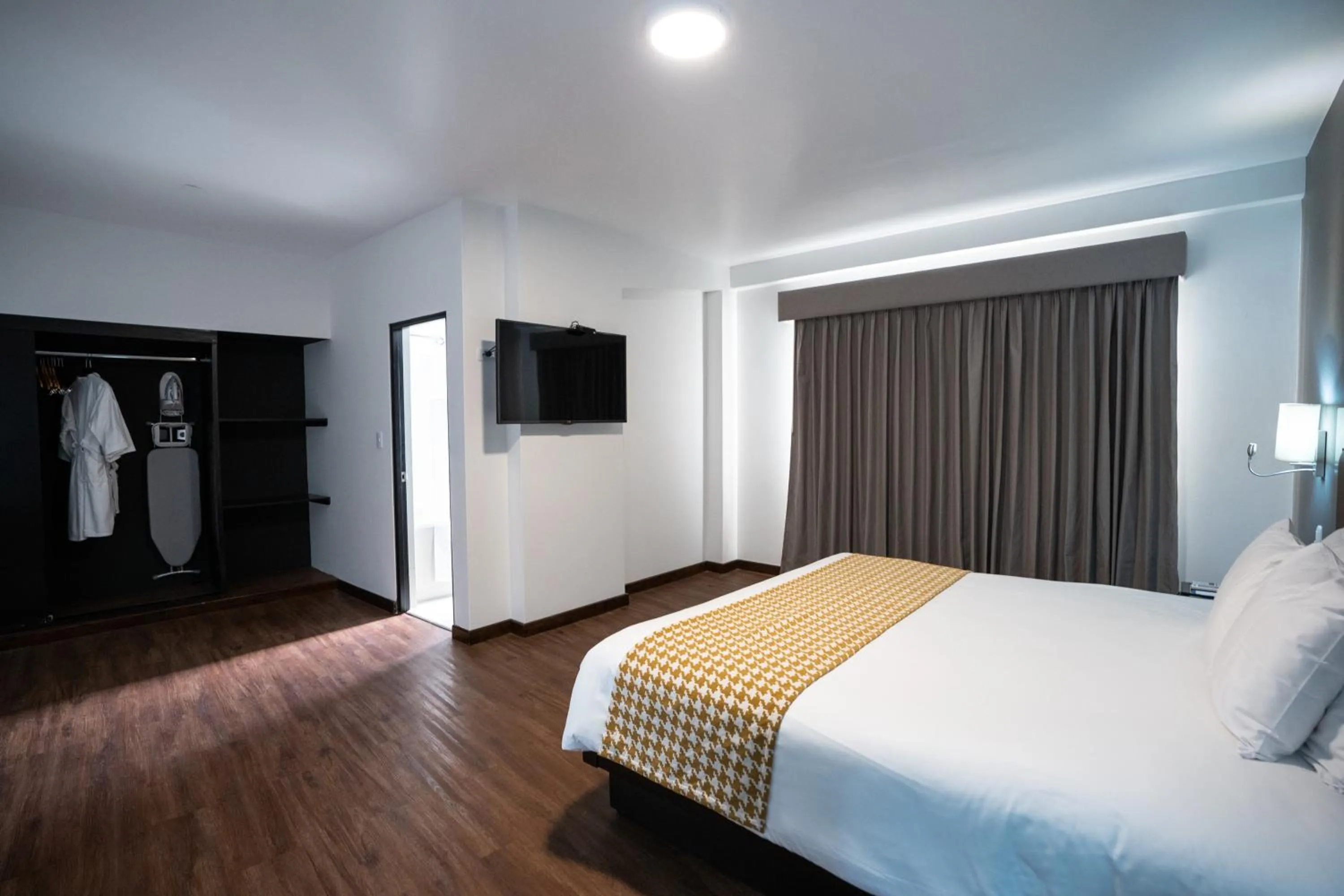 Bedroom, Bed in Wyndham Costa del Sol Piura