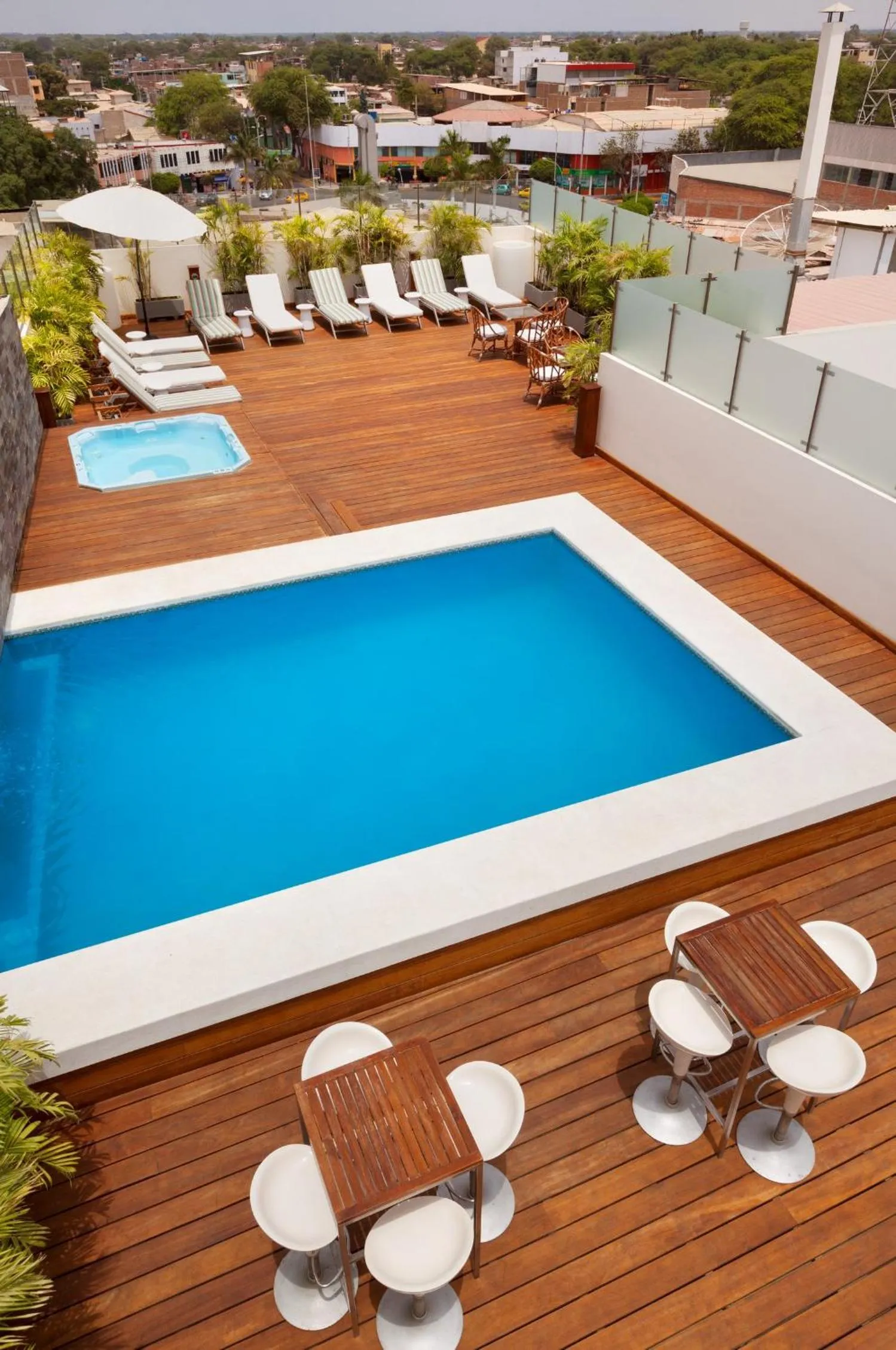 Swimming pool in Wyndham Costa del Sol Piura