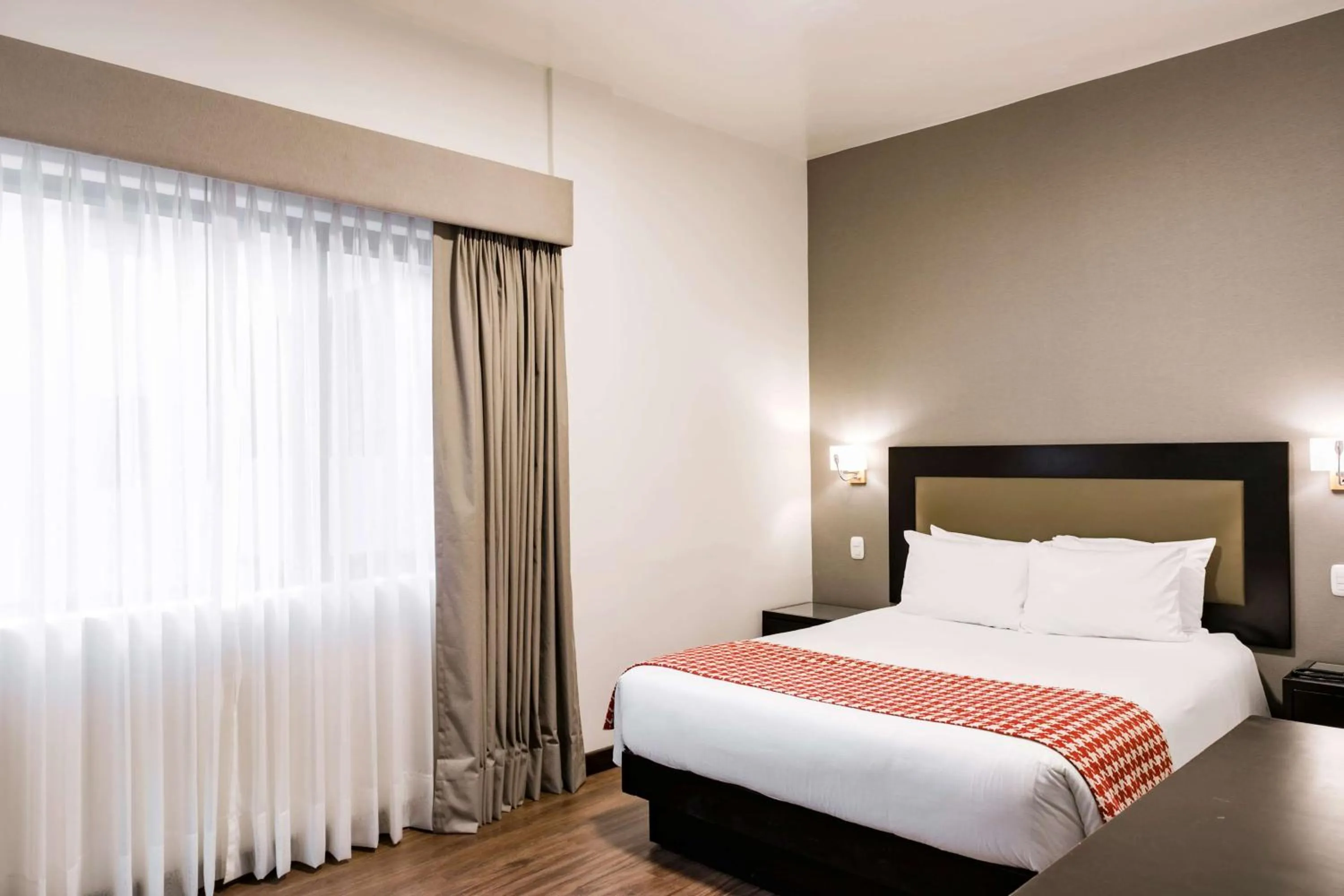 Photo of the whole room, Bed in Wyndham Costa del Sol Piura