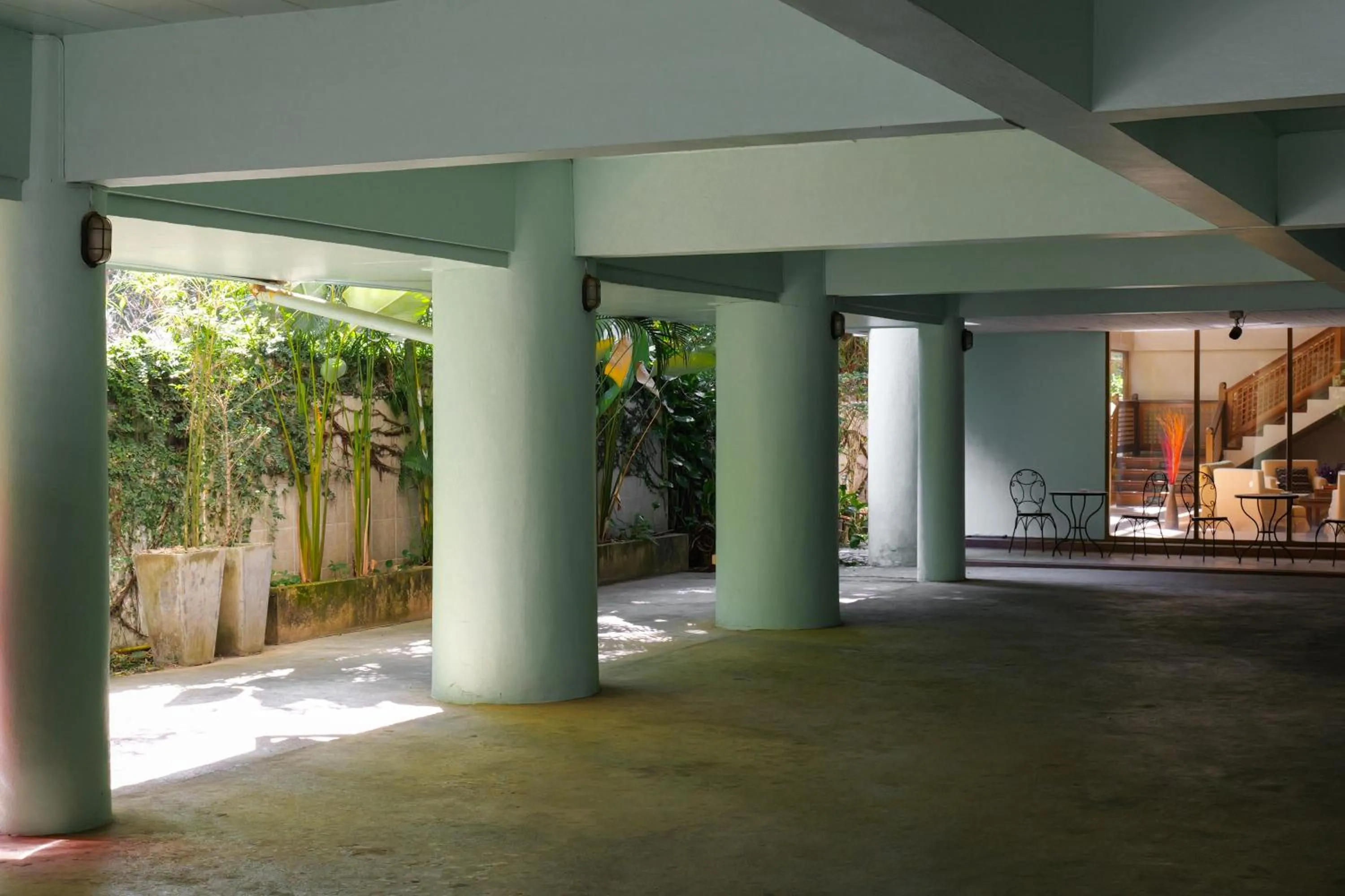 Parking in โรงแรมมูนแอนด์ซัน Moon and Sun Hotel