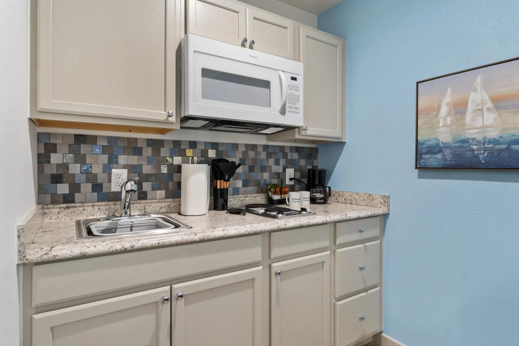Kitchen or kitchenette in Extended Stay Gun Barrel City