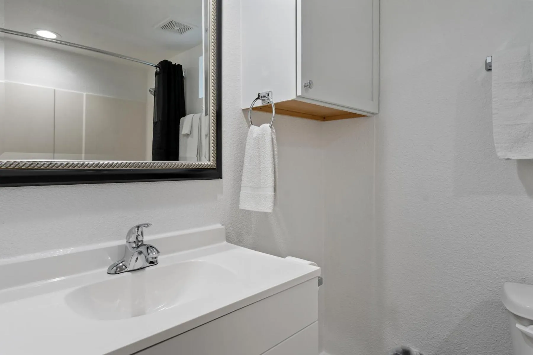 Bathroom in Extended Stay Gun Barrel City