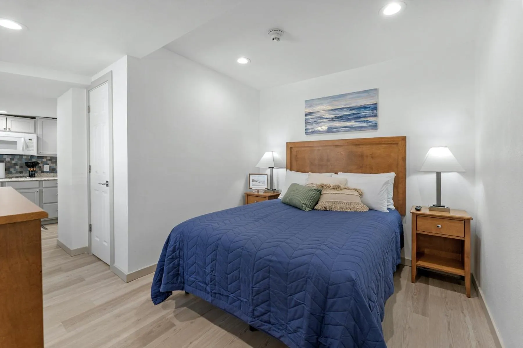 Bed in Extended Stay Gun Barrel City