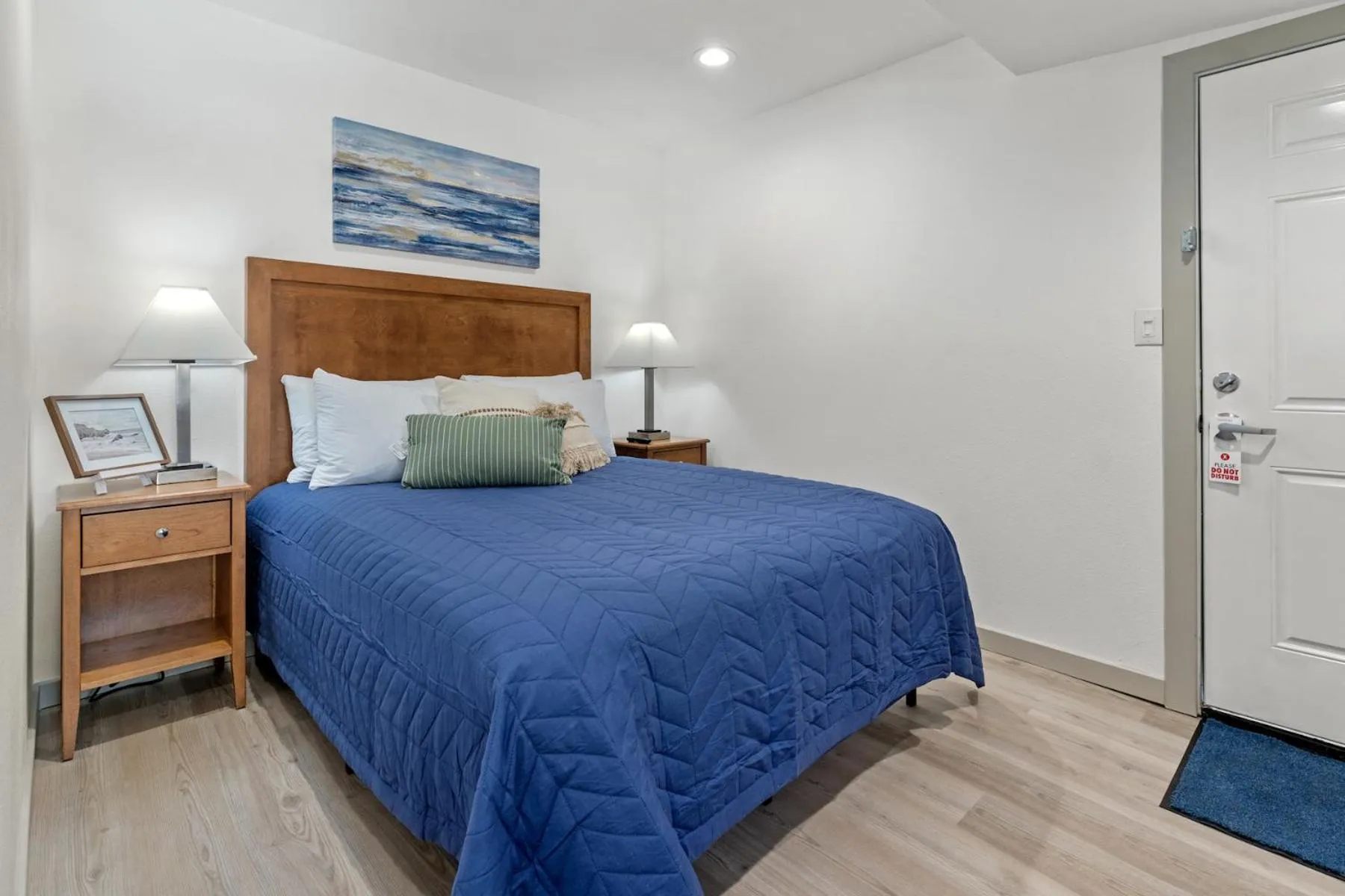 Bed in Extended Stay Gun Barrel City