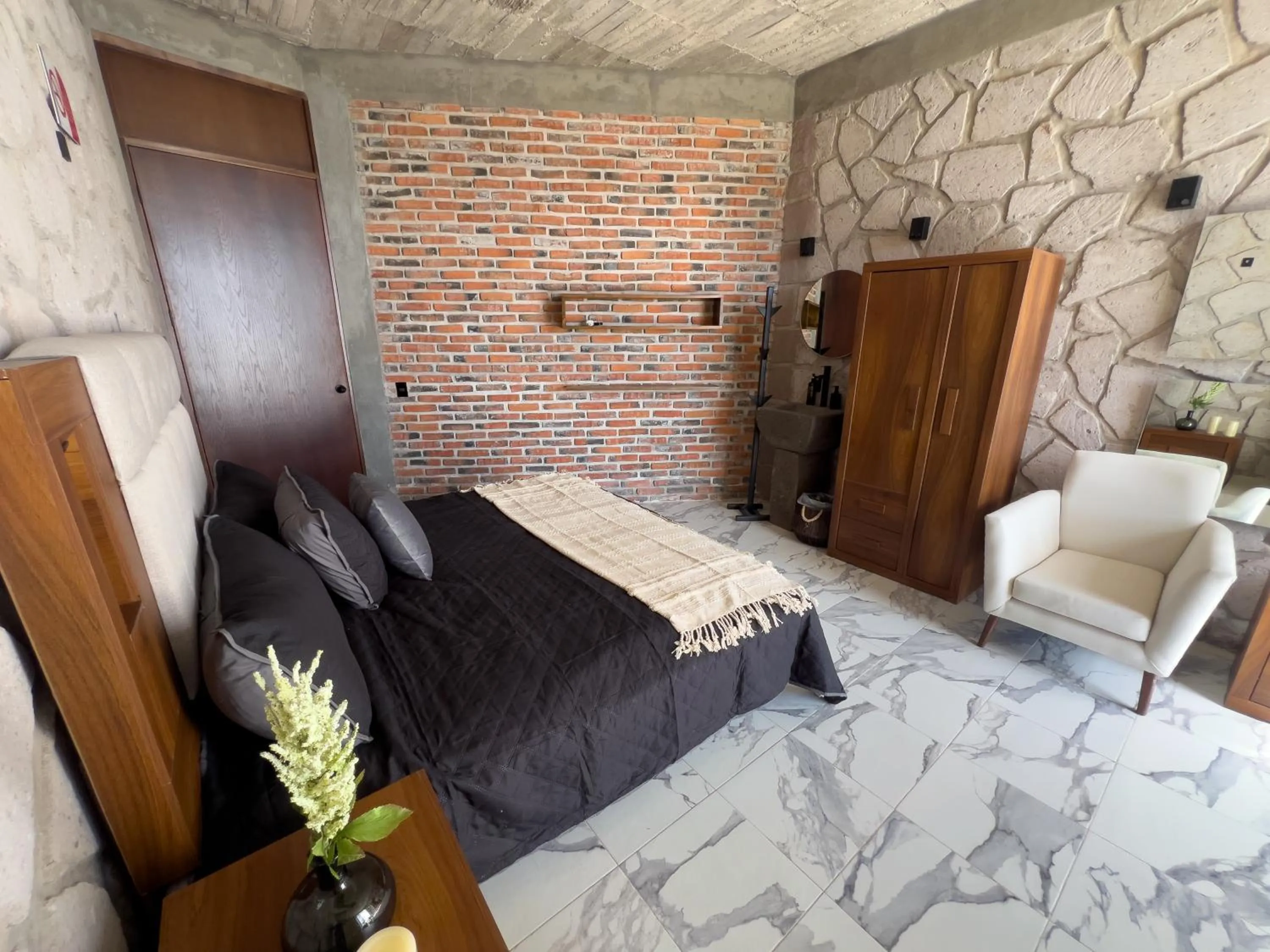 Photo of the whole room, Bed in Dos Aguas Hotel Boutique