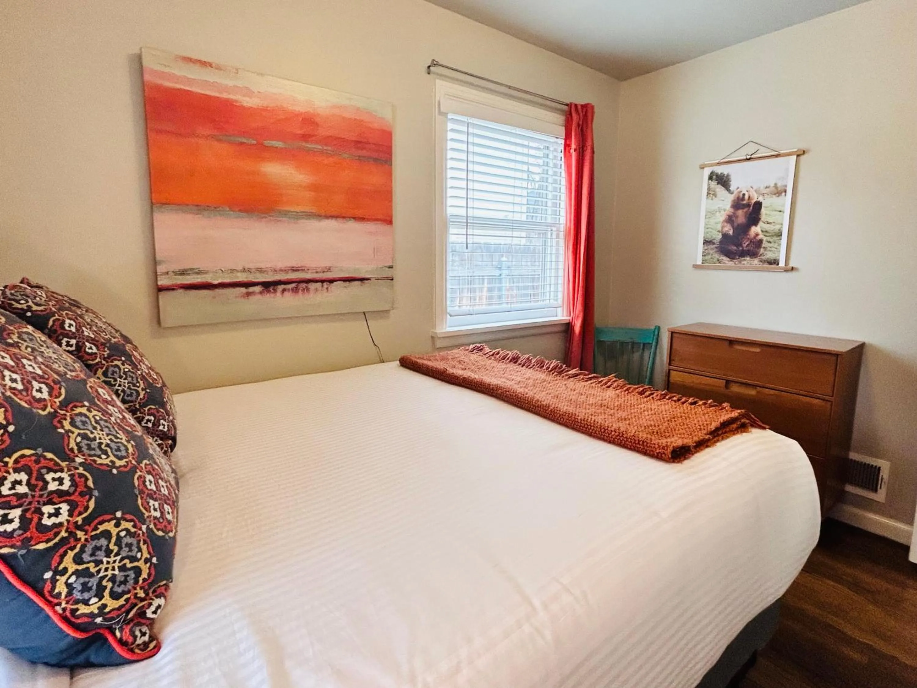 Other, Bed in Celebration Chalet! Quant, cozy, a few blocks from BSU and close to downtown Boise, Fireplace, 4 beds, and seating for 6 Pets Welcome!