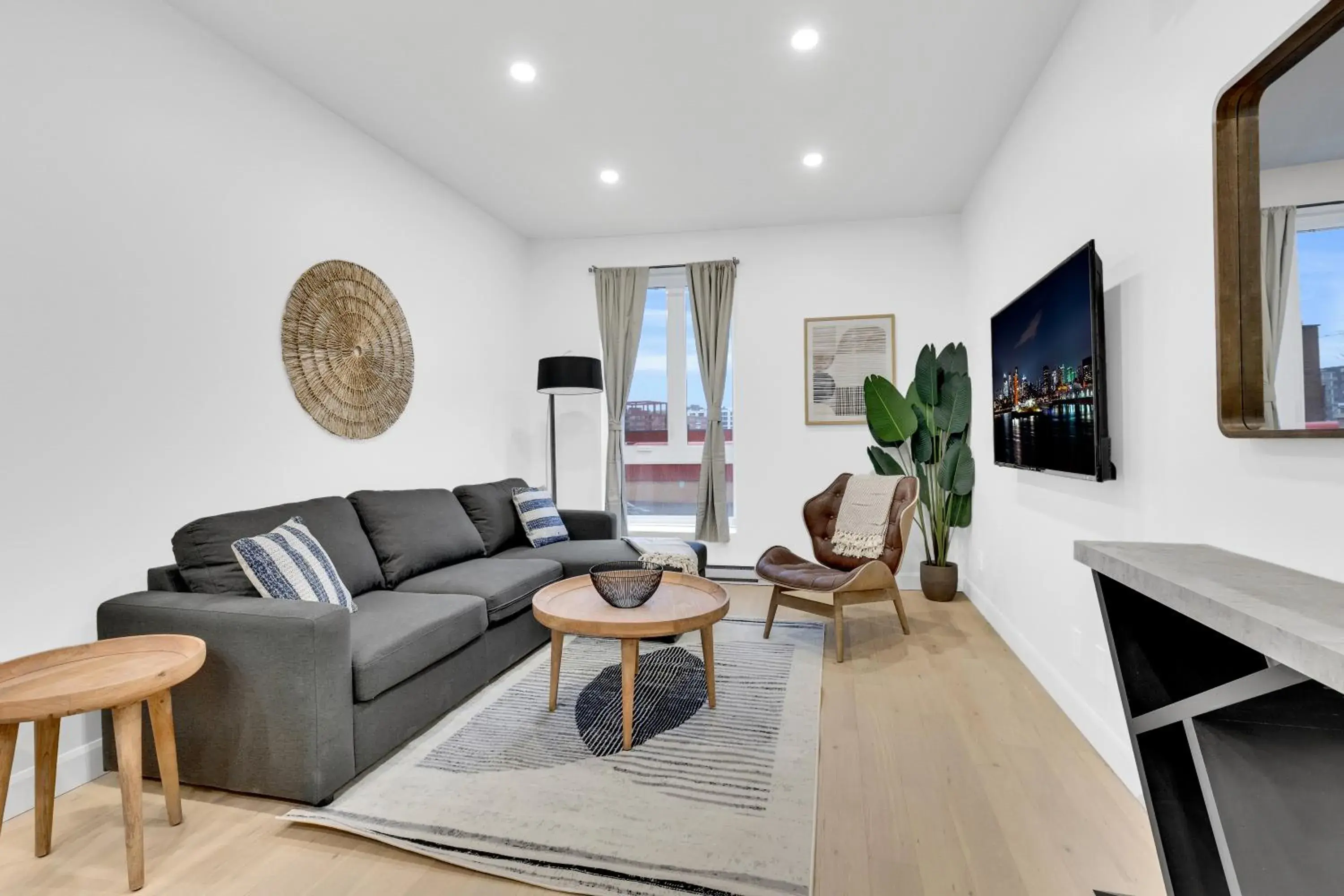 Deluxe King Suite in Deluxe Suites Downtown Montreal Deluxe King Suite in Deluxe Suites Downtown Montreal