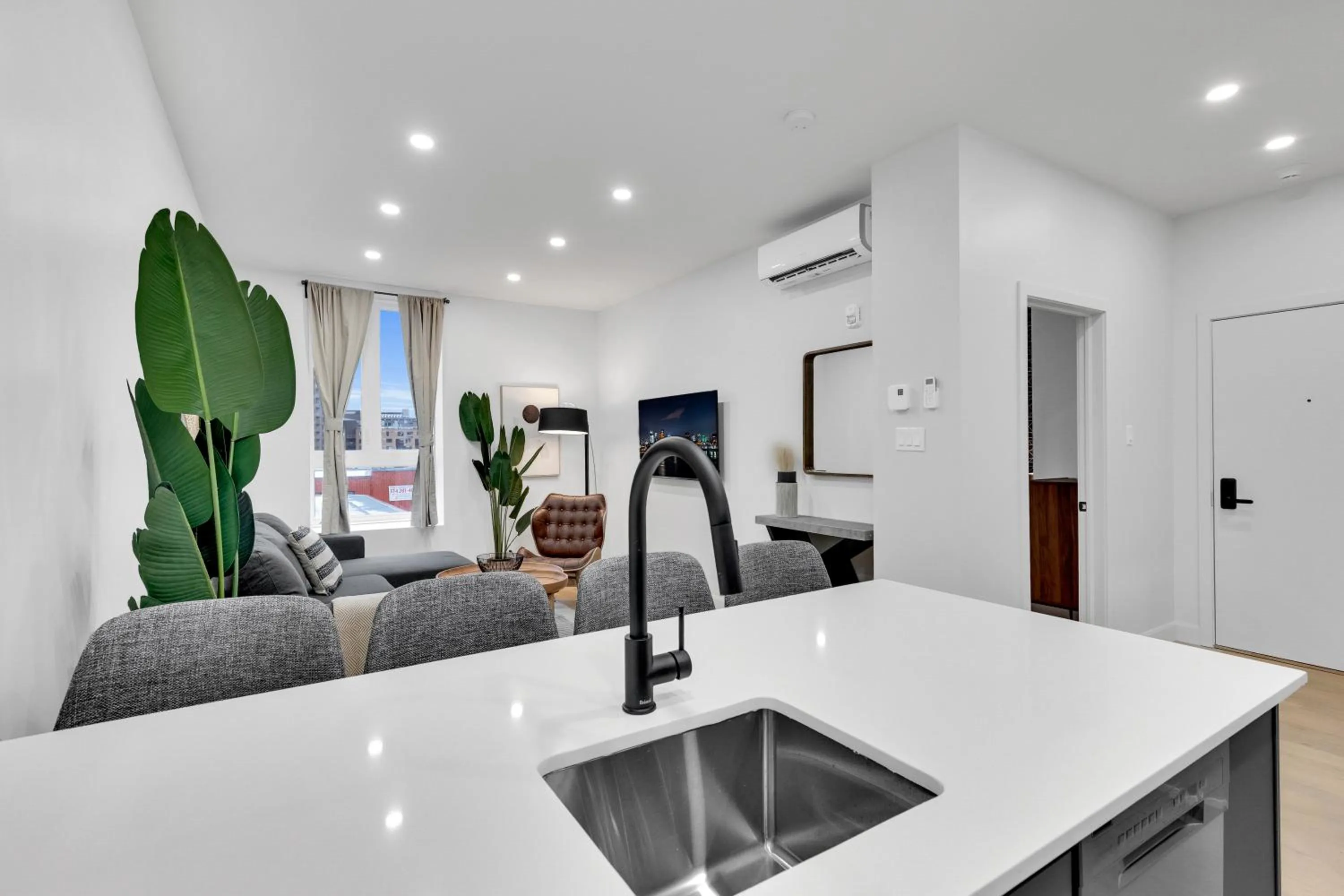 Deluxe Suites Downtown Montreal