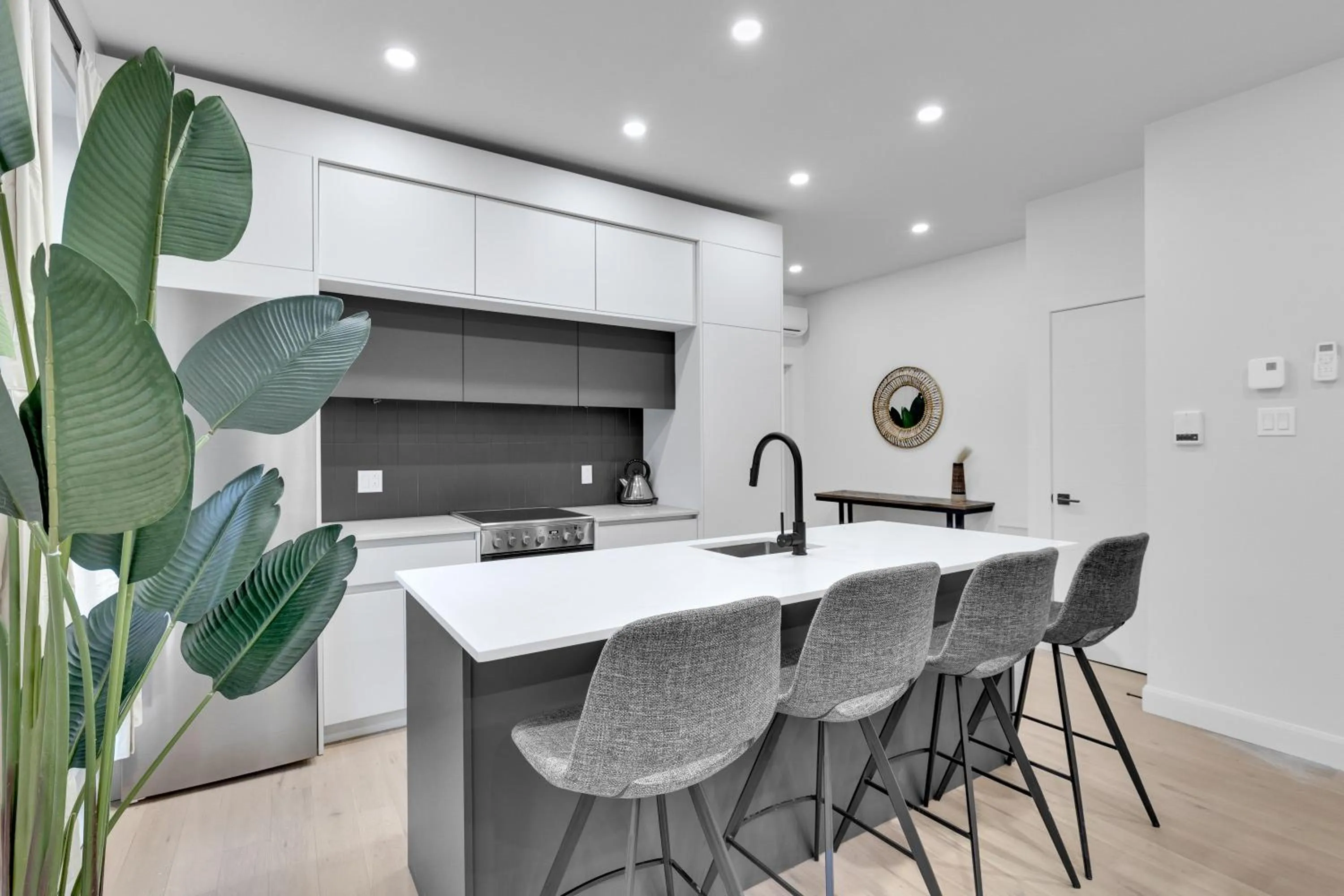 Deluxe Suites Downtown Montreal