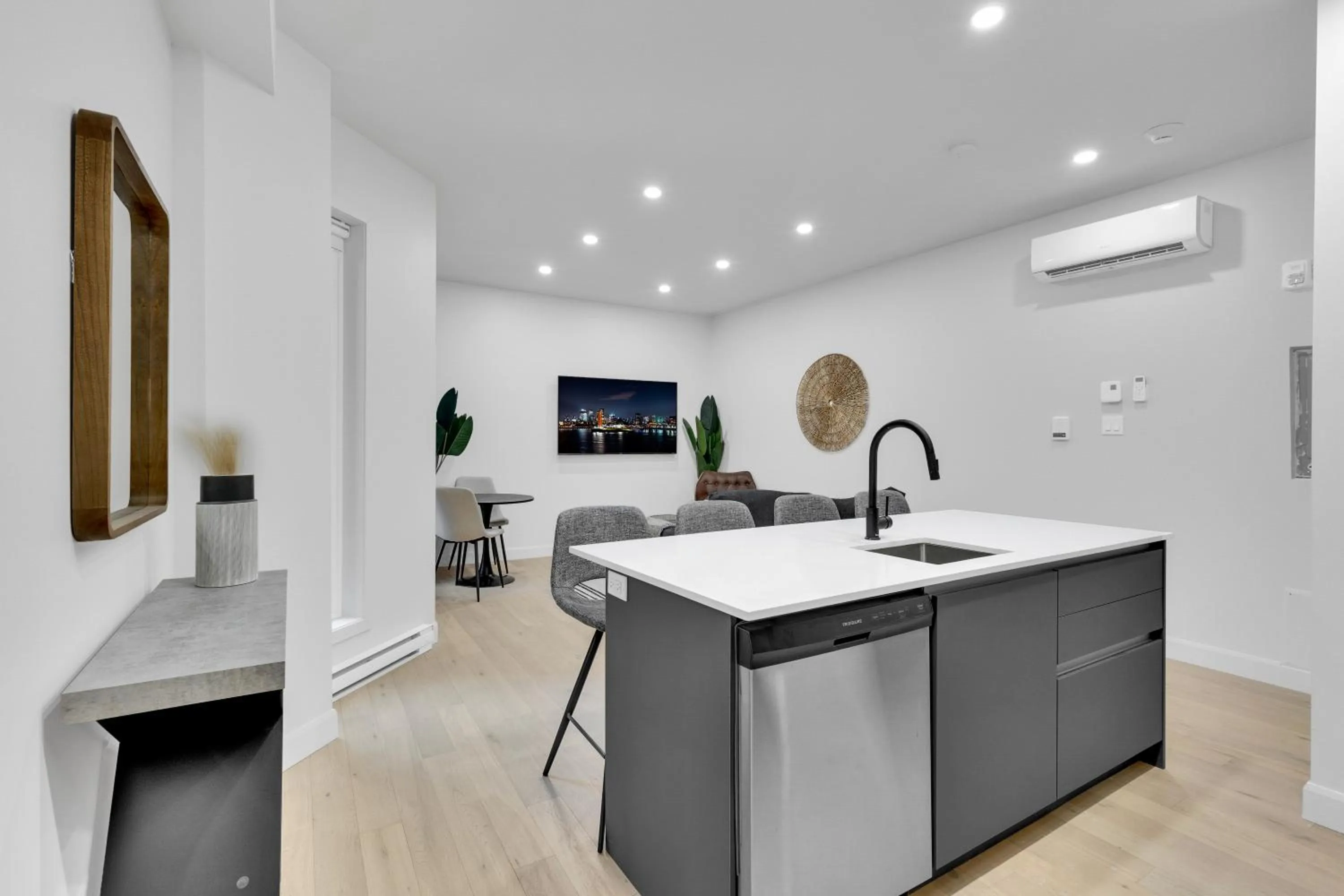 Deluxe Suites Downtown Montreal