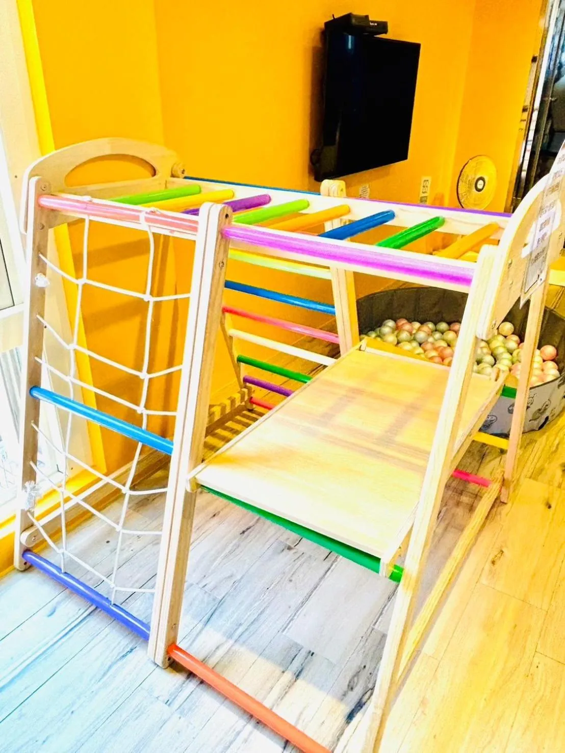 Children play ground, Bed in Have Fun Hotel