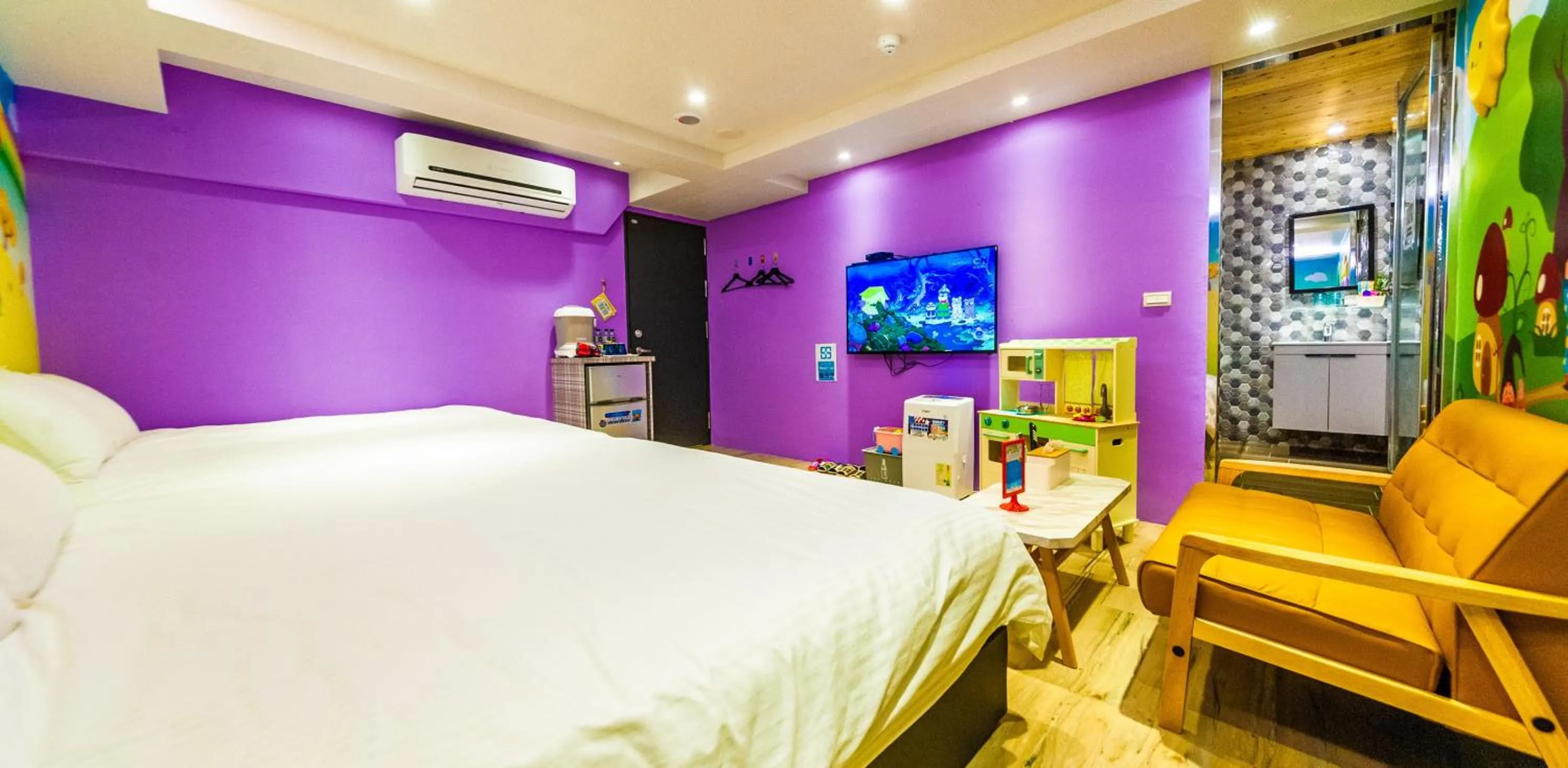 Bedroom, Bed in Have Fun Hotel