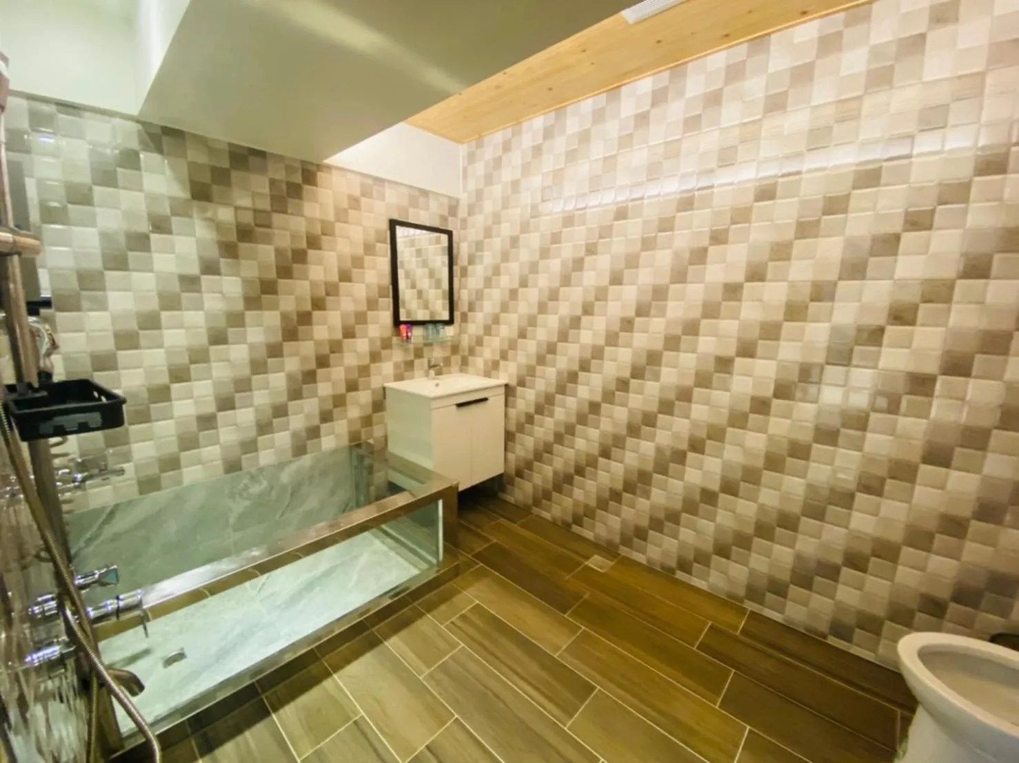 Toilet in Have Fun Hotel