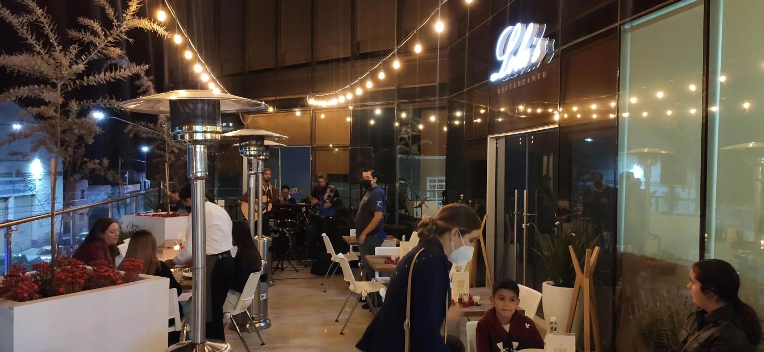 Restaurant/places to eat in Hotel GRALTA