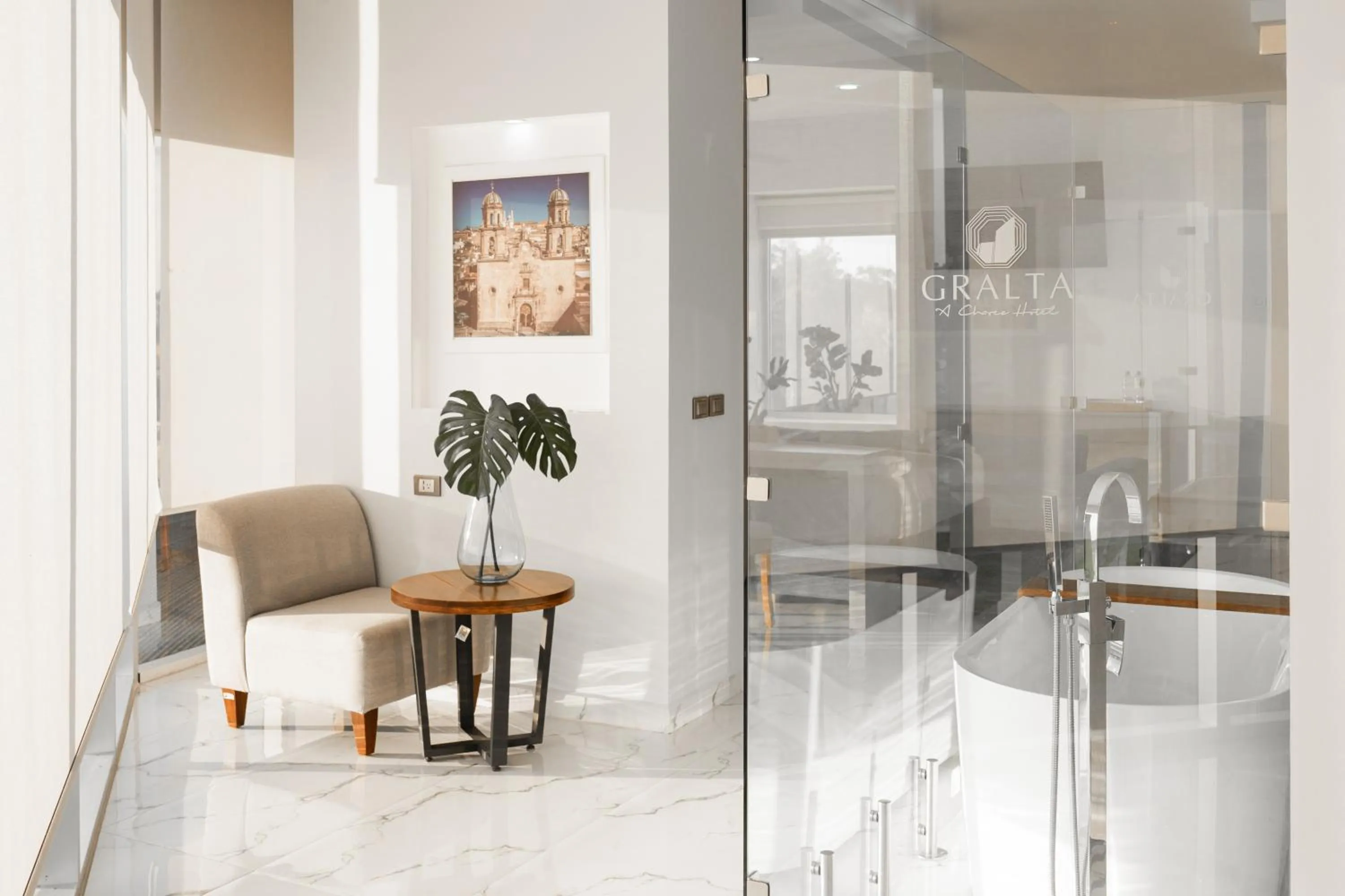 Shower in Hotel GRALTA