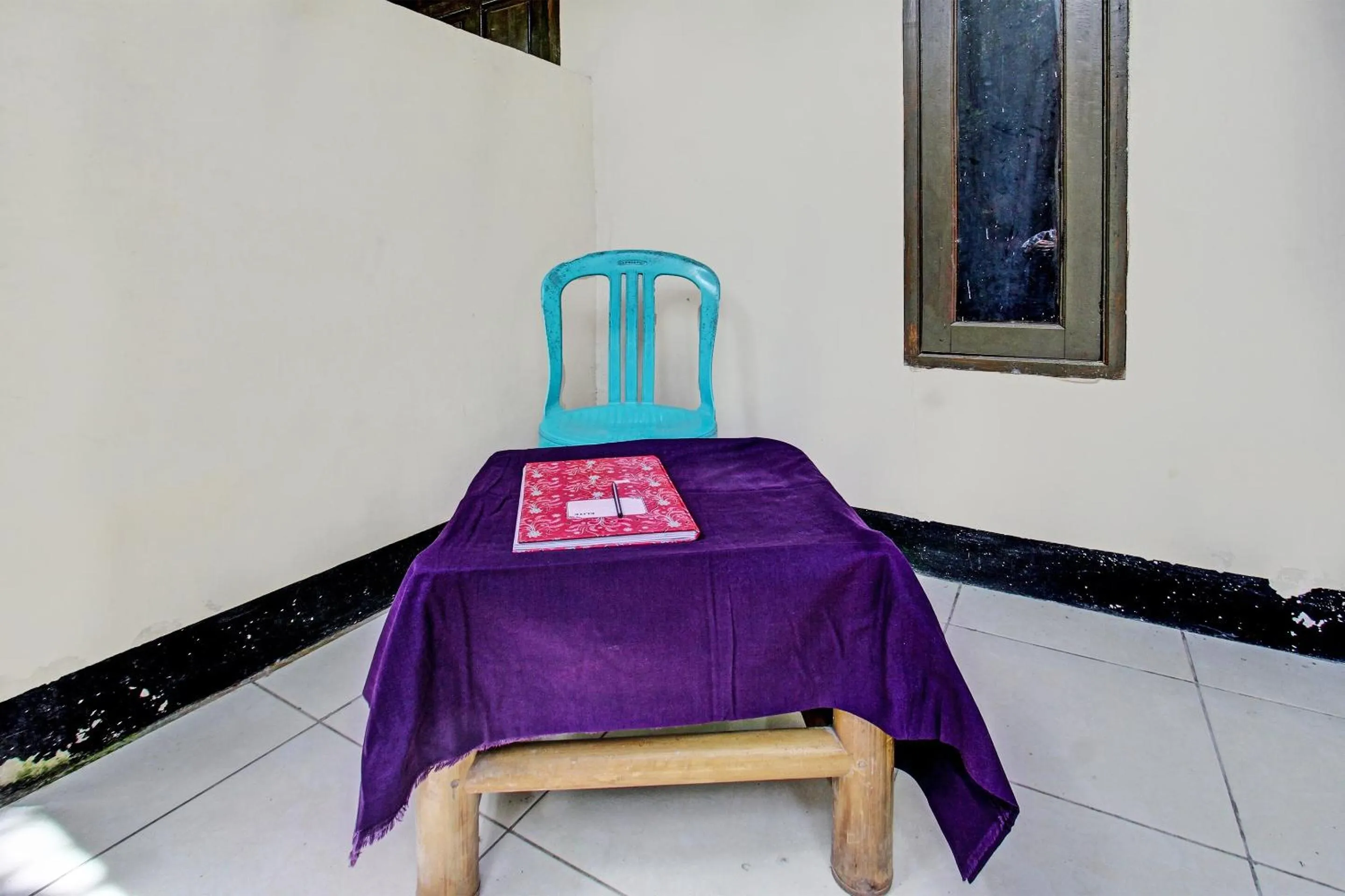 Lobby or reception in Hotel O Ashooy HomestayNearWisata Desa sedau