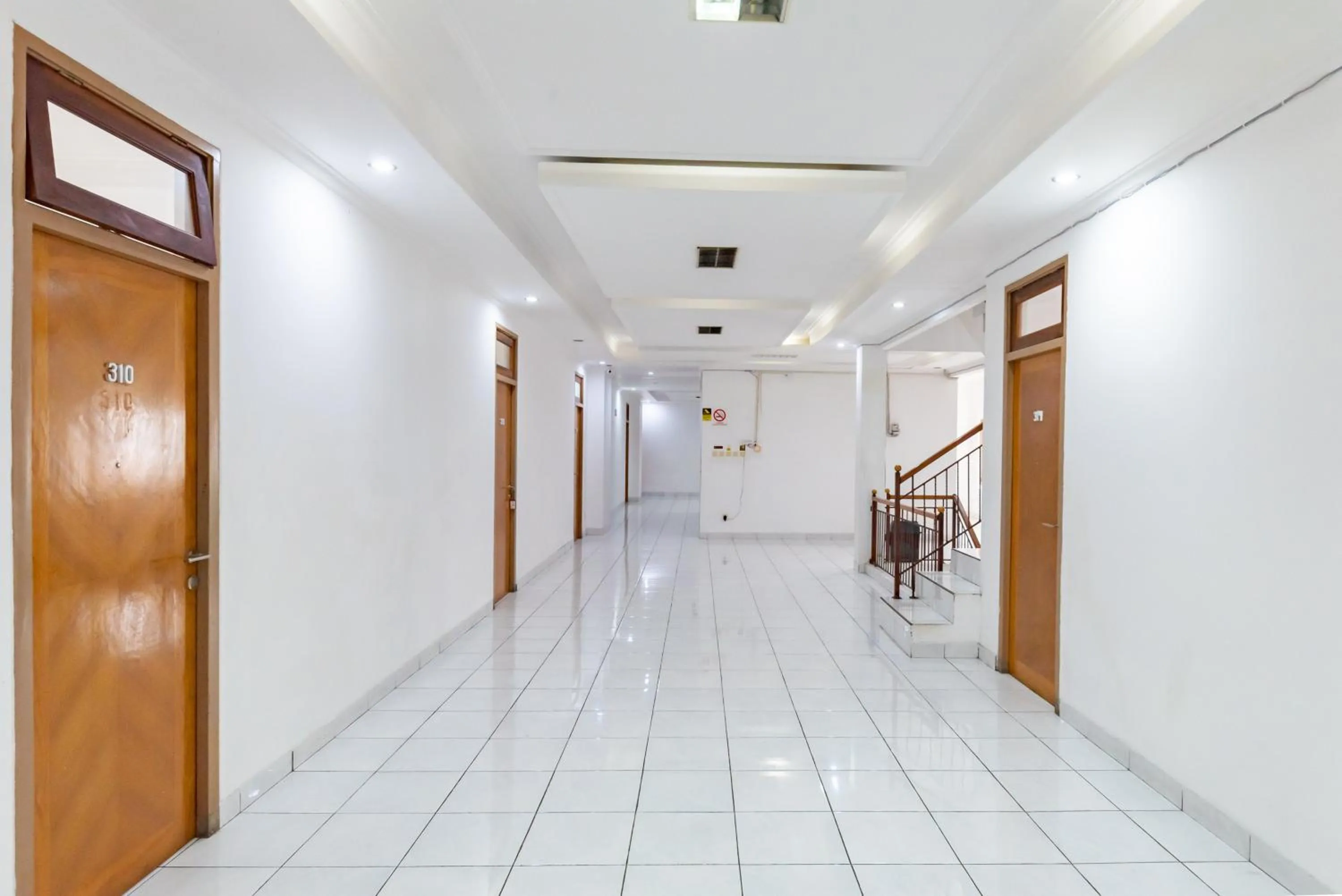 Property building in RedDoorz Plus near Universitas Maranatha Bandung 2