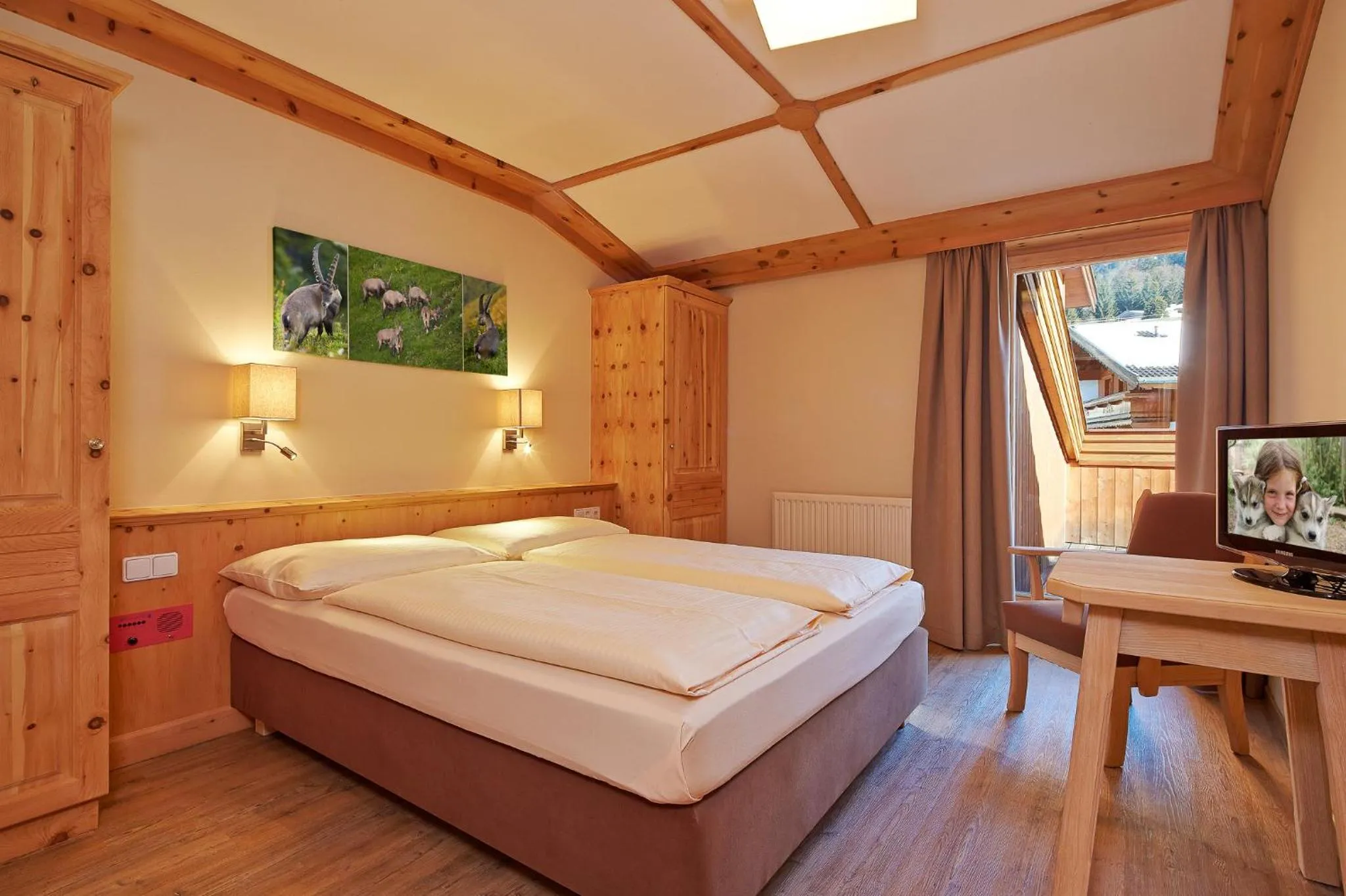 Bedroom, Bed in Das Hopfgarten Aparthotel